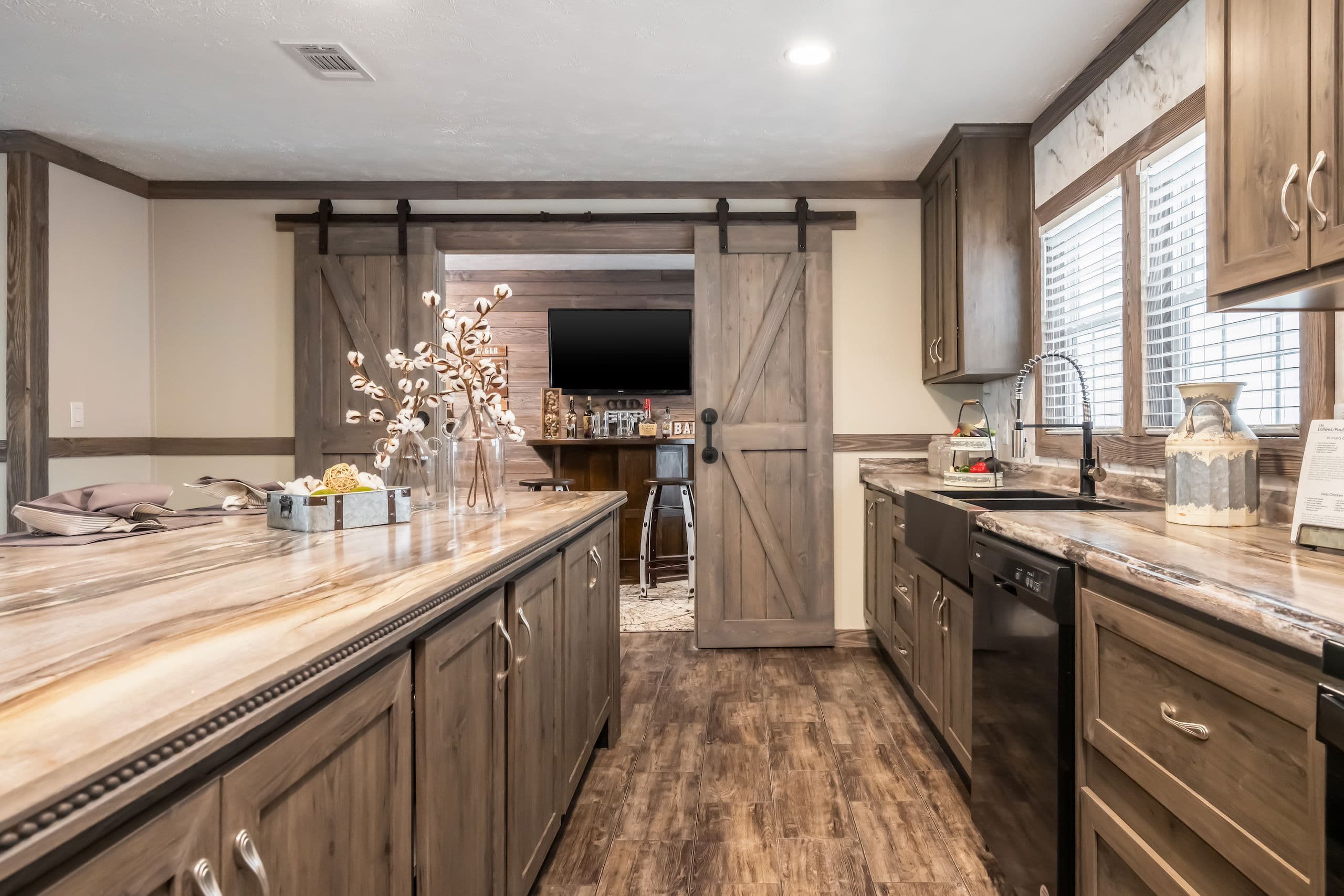 Md-44-32 housecat kitchen home features