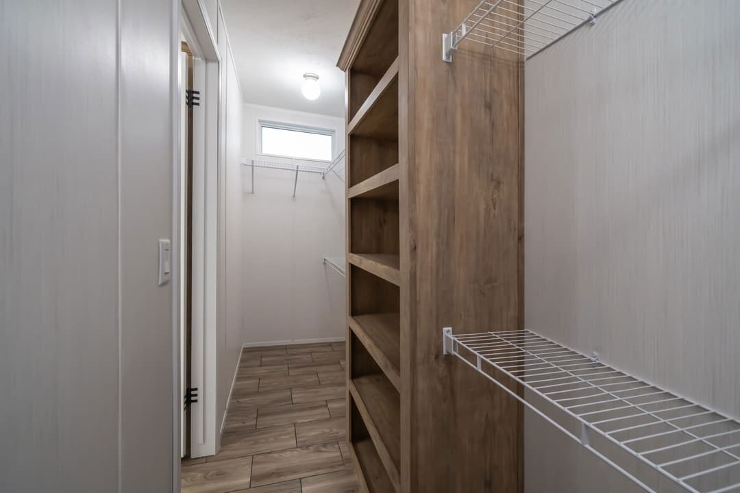 Md-56-32 interior home features