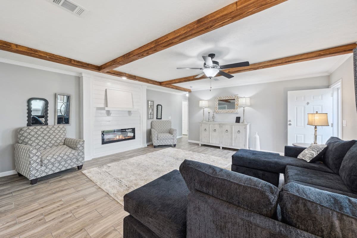 Md-10-32 lynnox interior home features