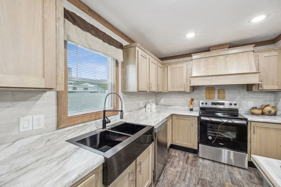 Md-26-32 kitchen home features