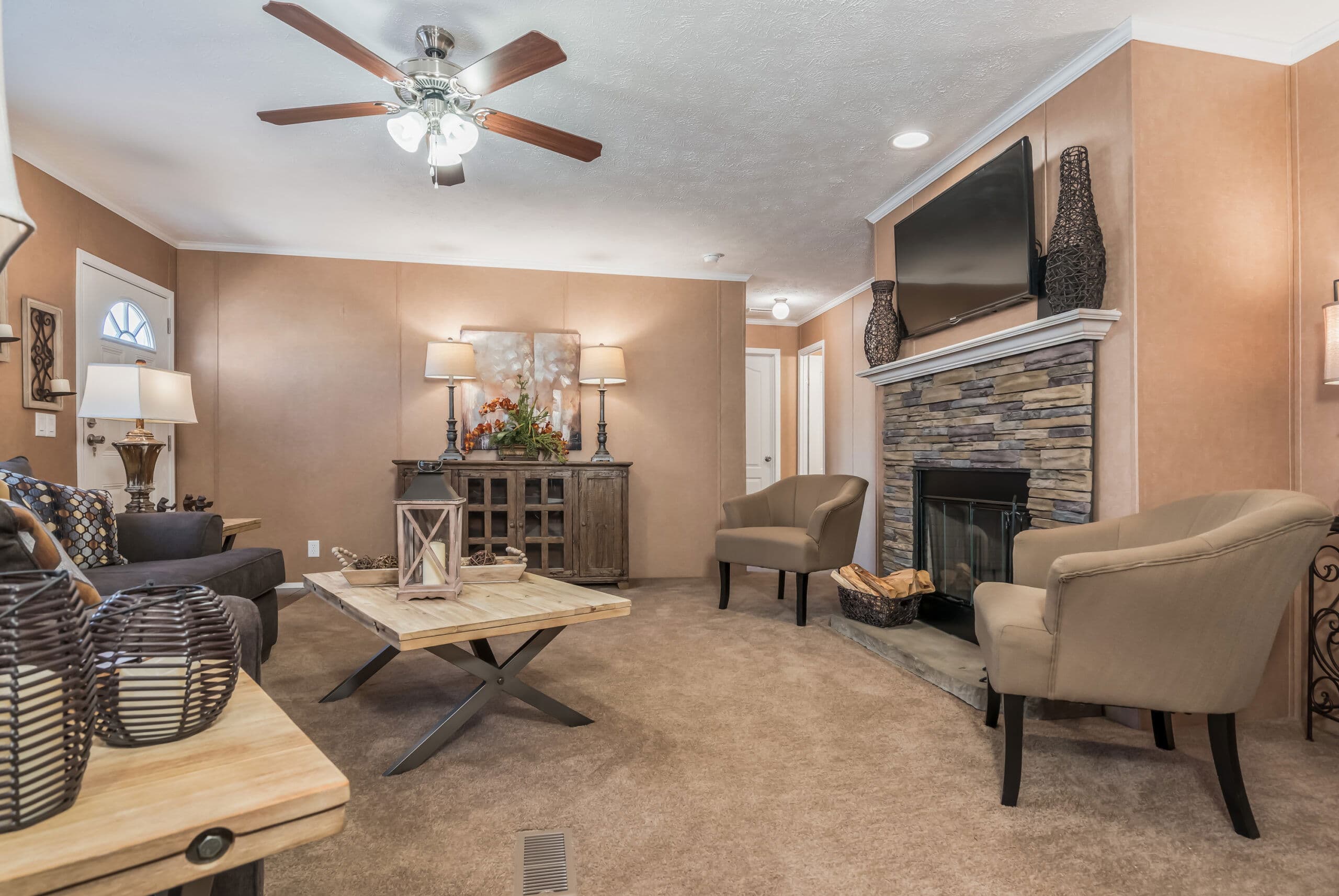 Md-28 interior home features