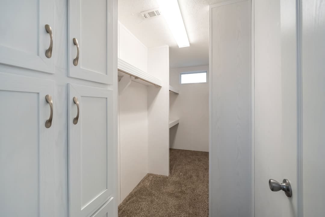 Md-50 interior home features