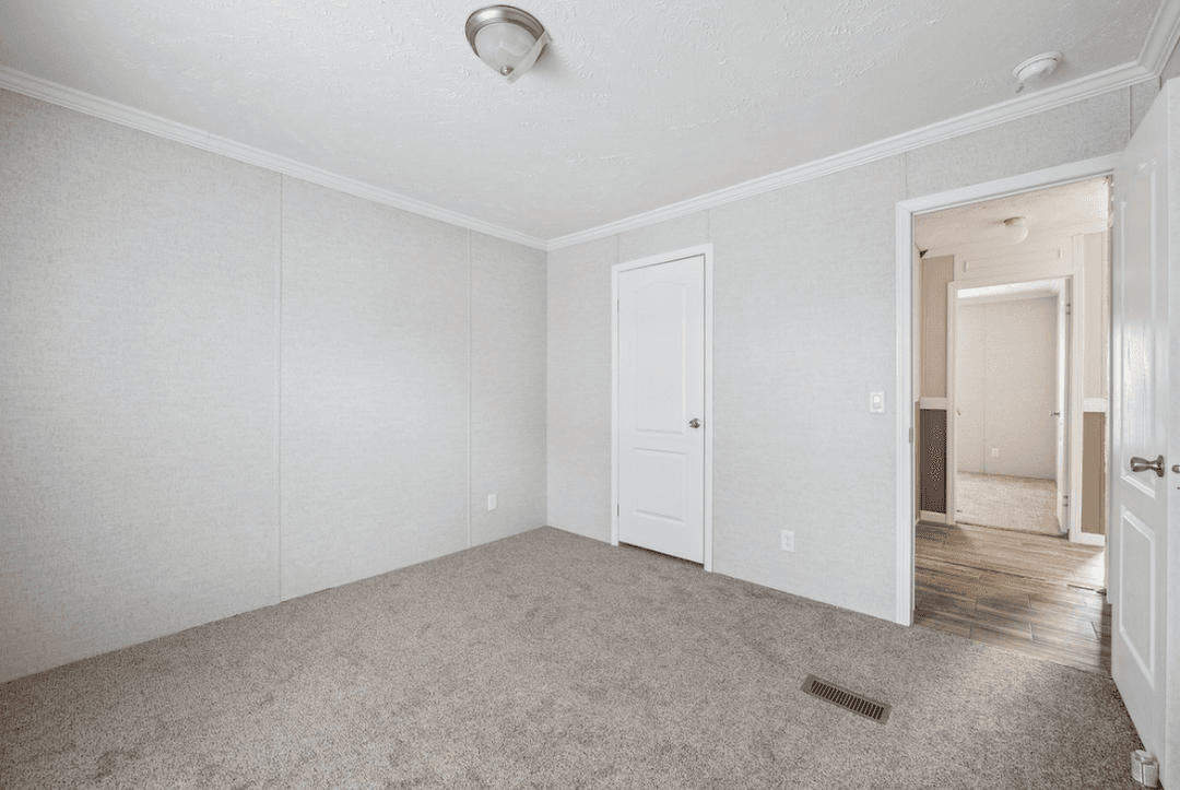 Md-52-32 bedroom home features