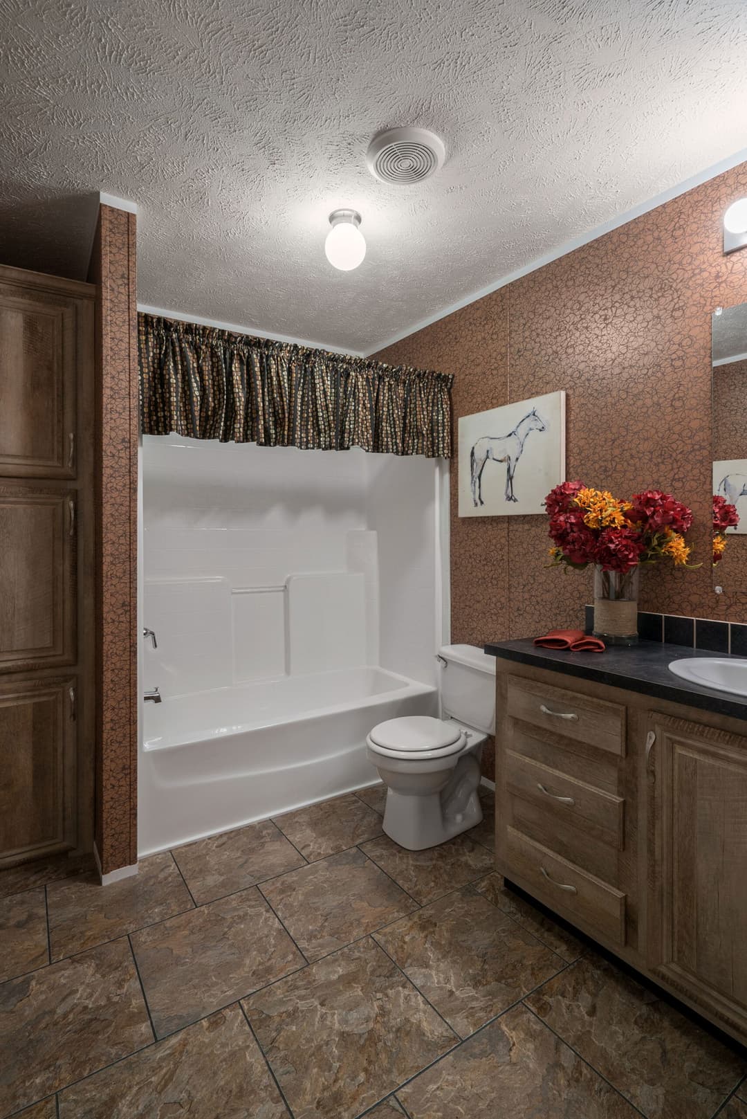 Md-17 bathroom home features