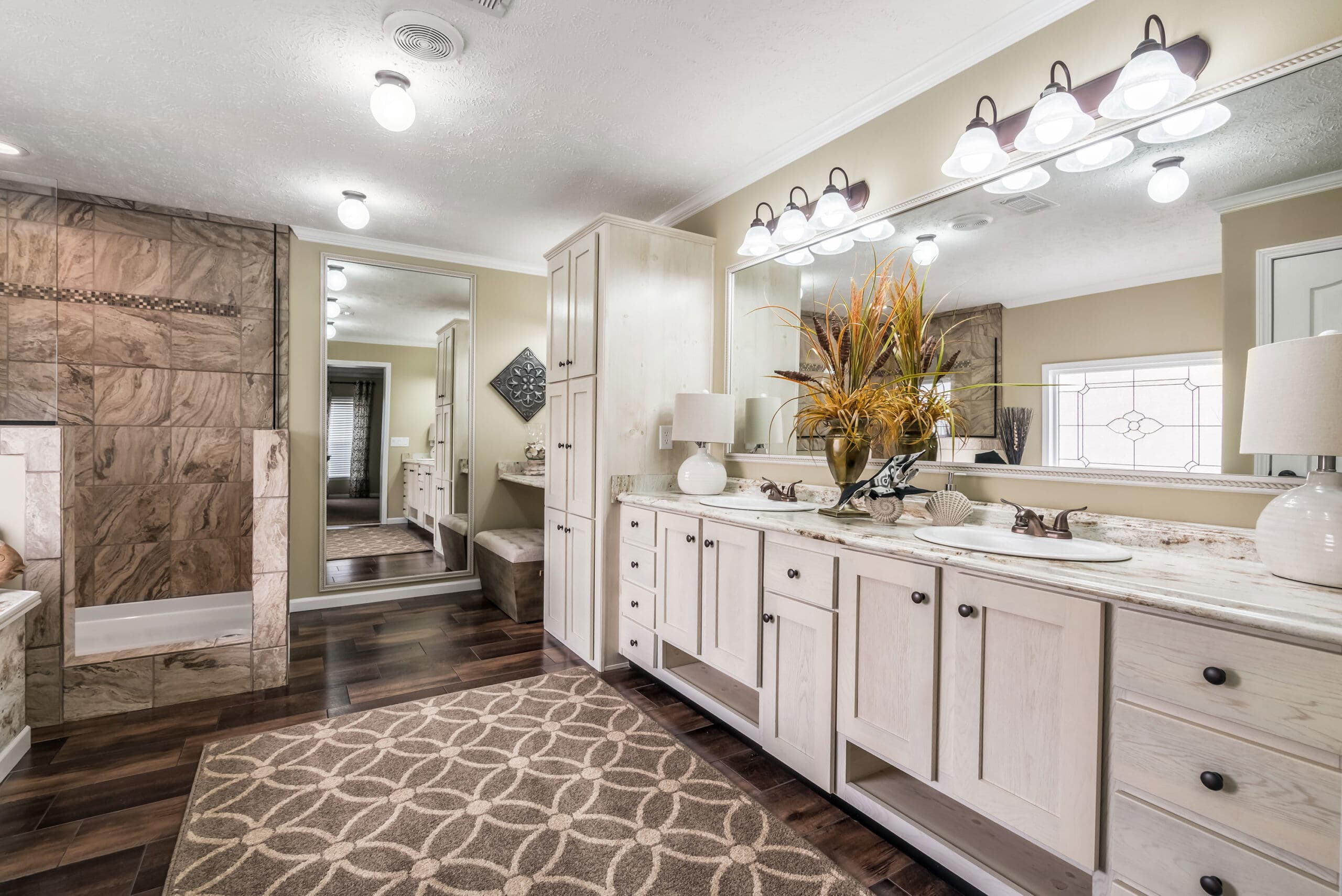 Kb-3242 bathroom home features