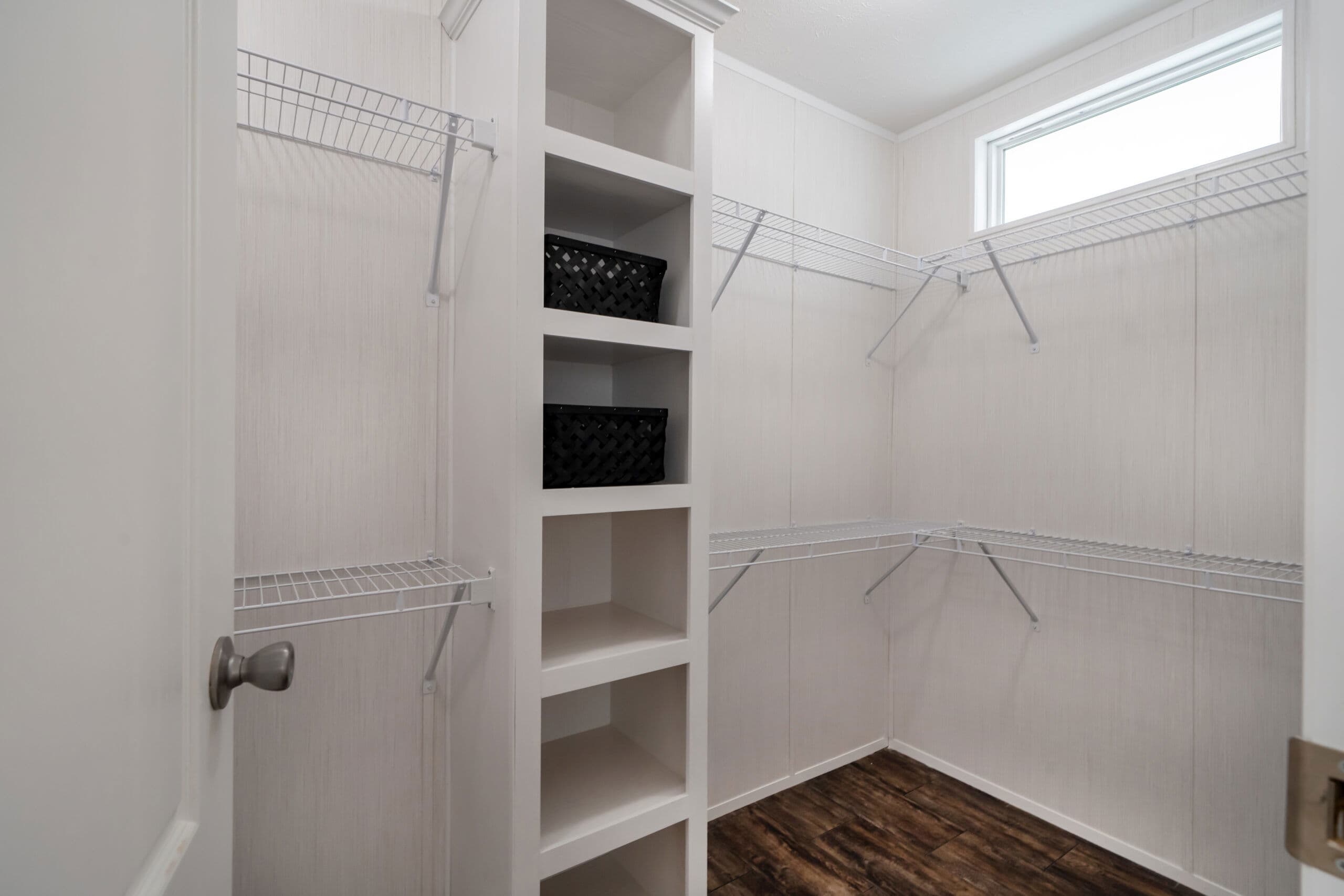 Md-53-32 interior home features