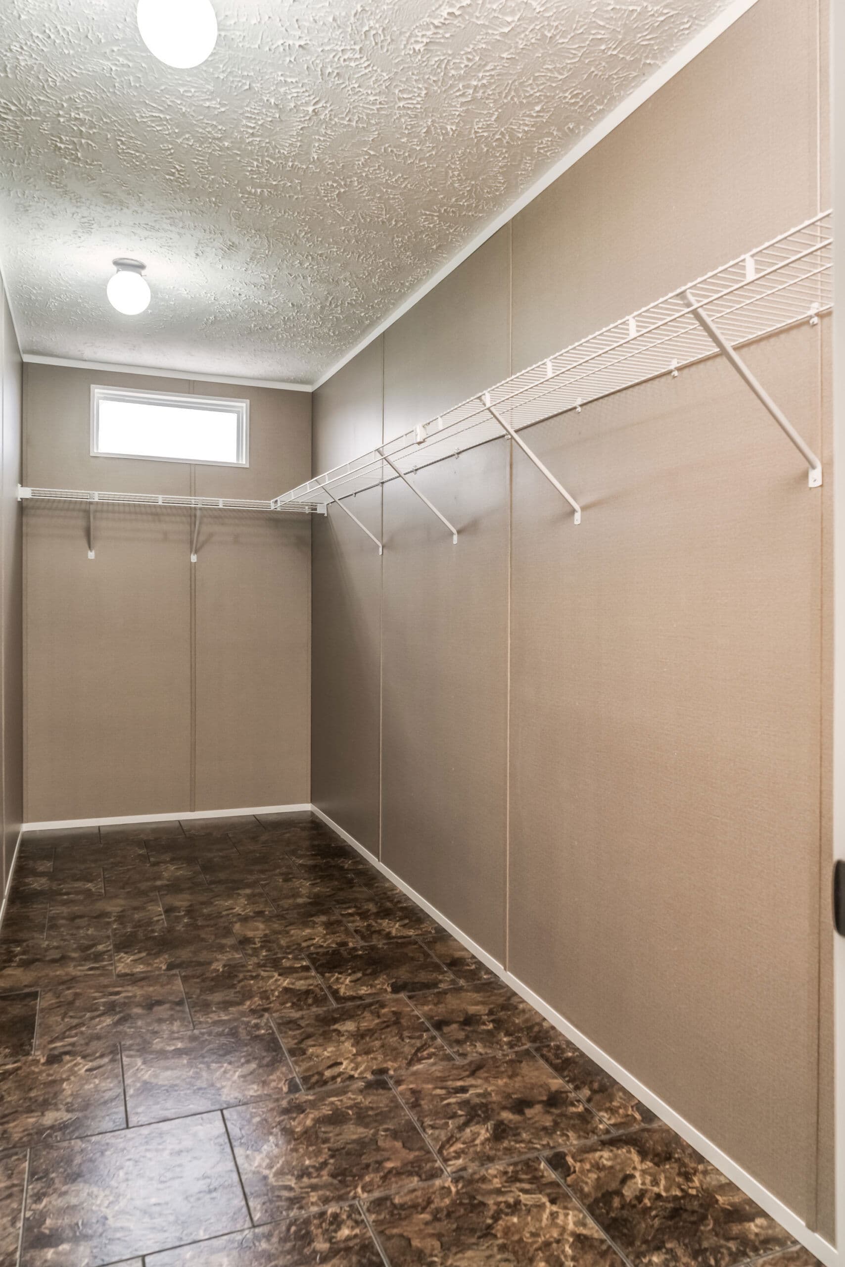 Md-32-32 interior home features