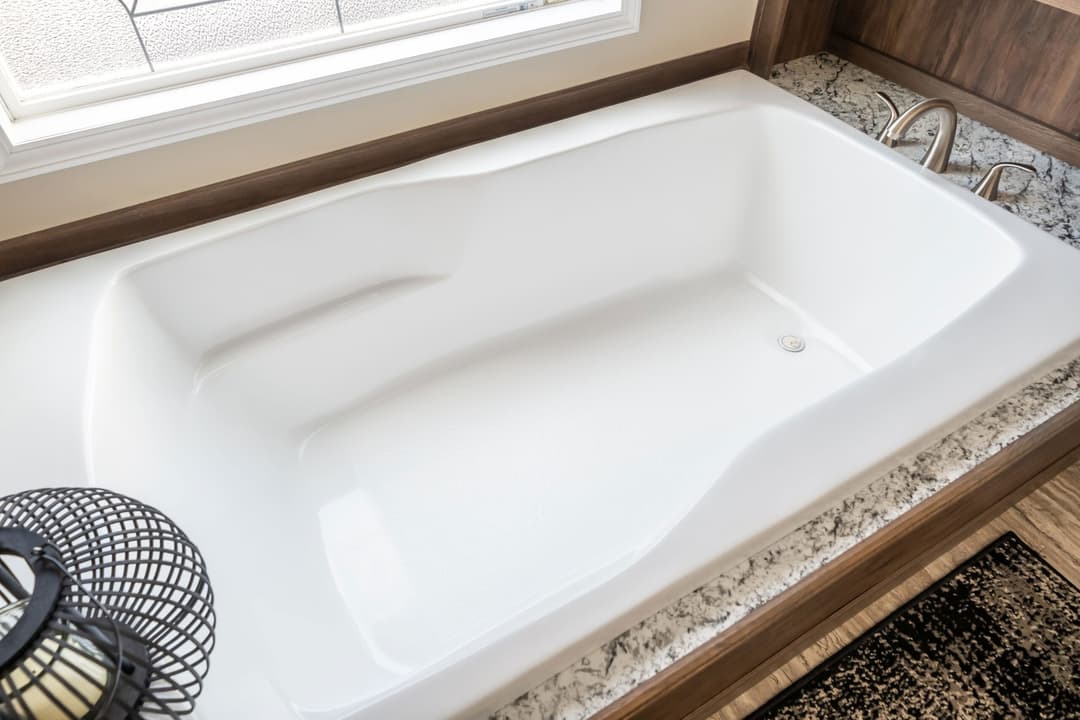 Kb-3248 bathroom home features