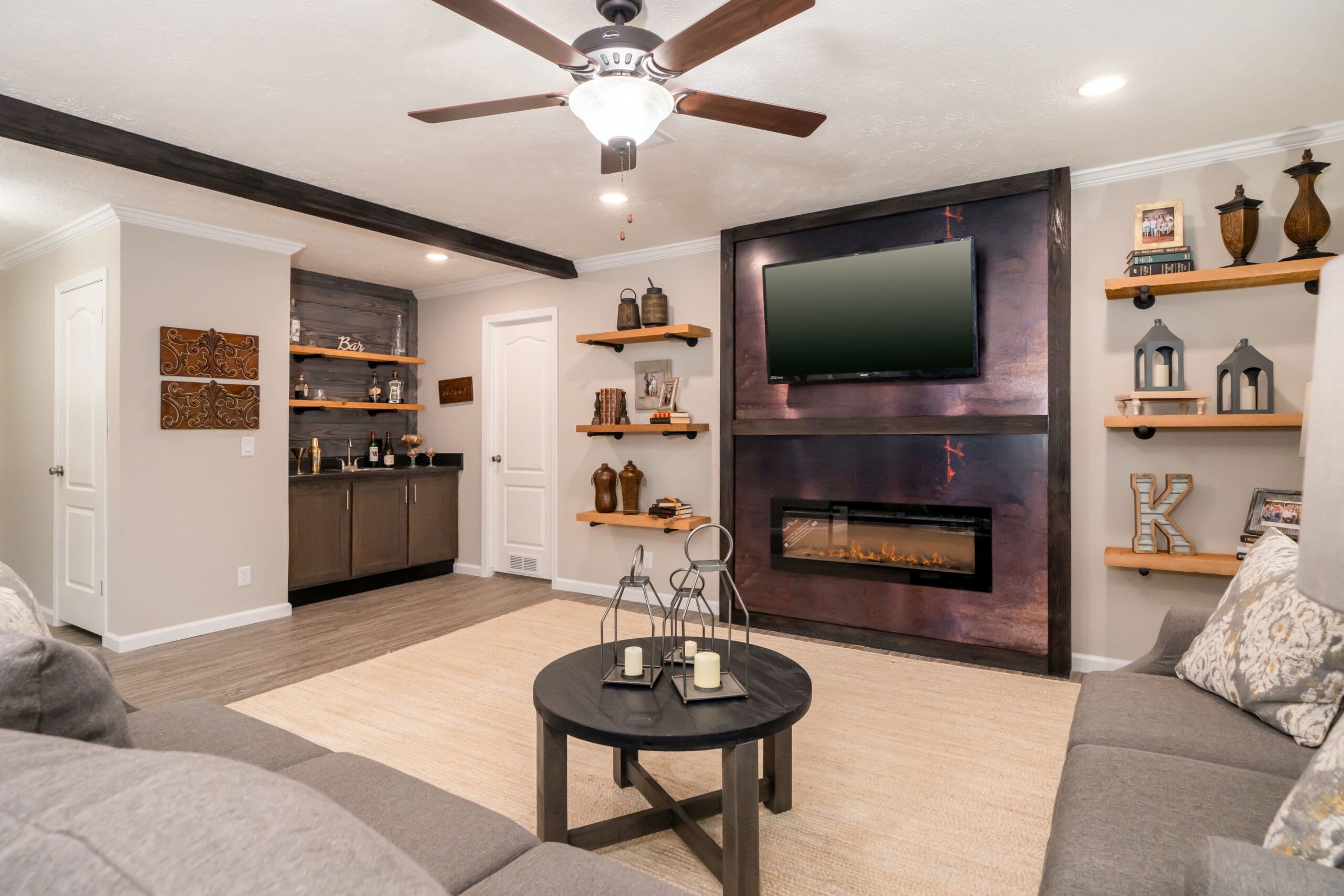 Md-54-32 the duke interior home features