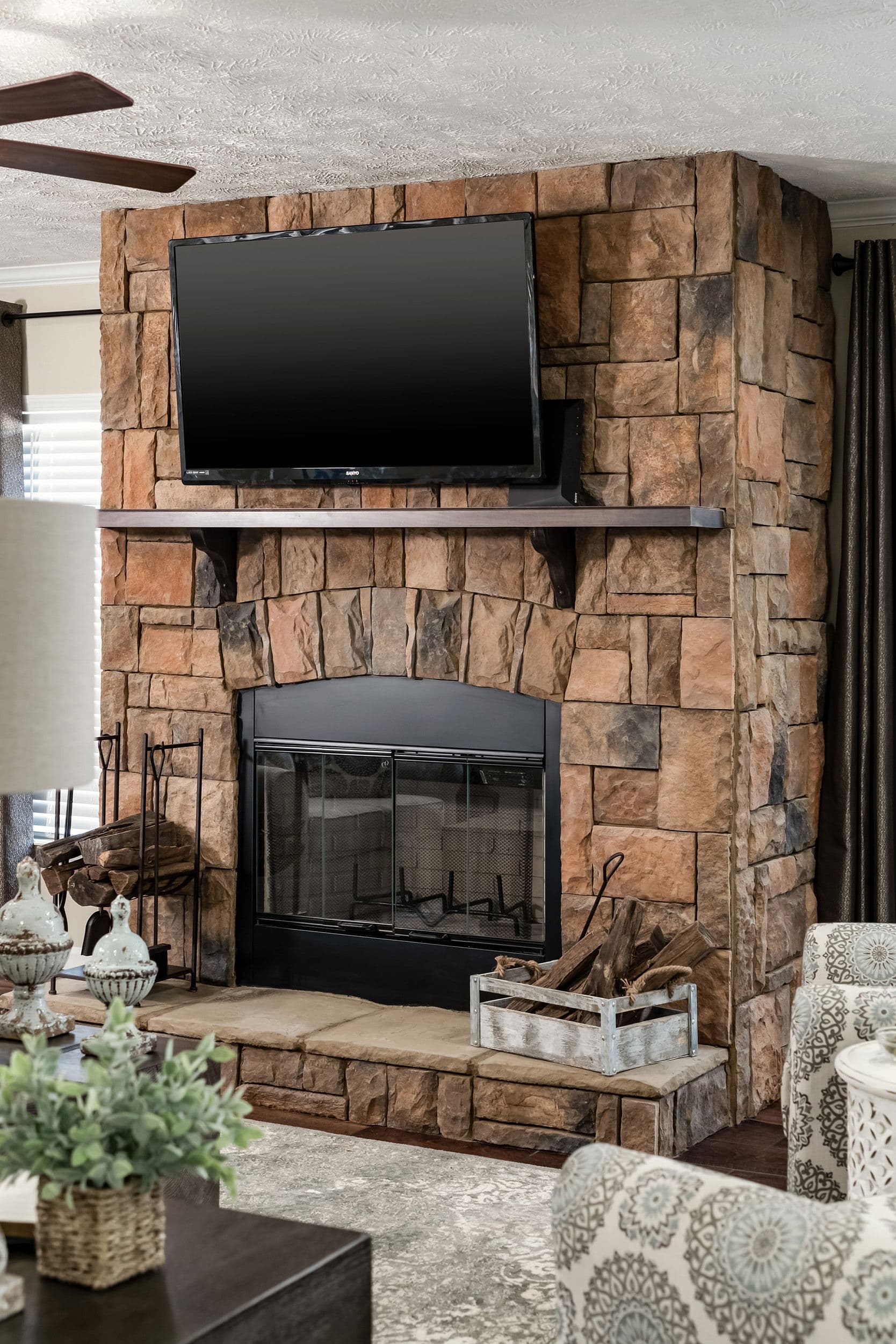 Kb-3244 interior home features