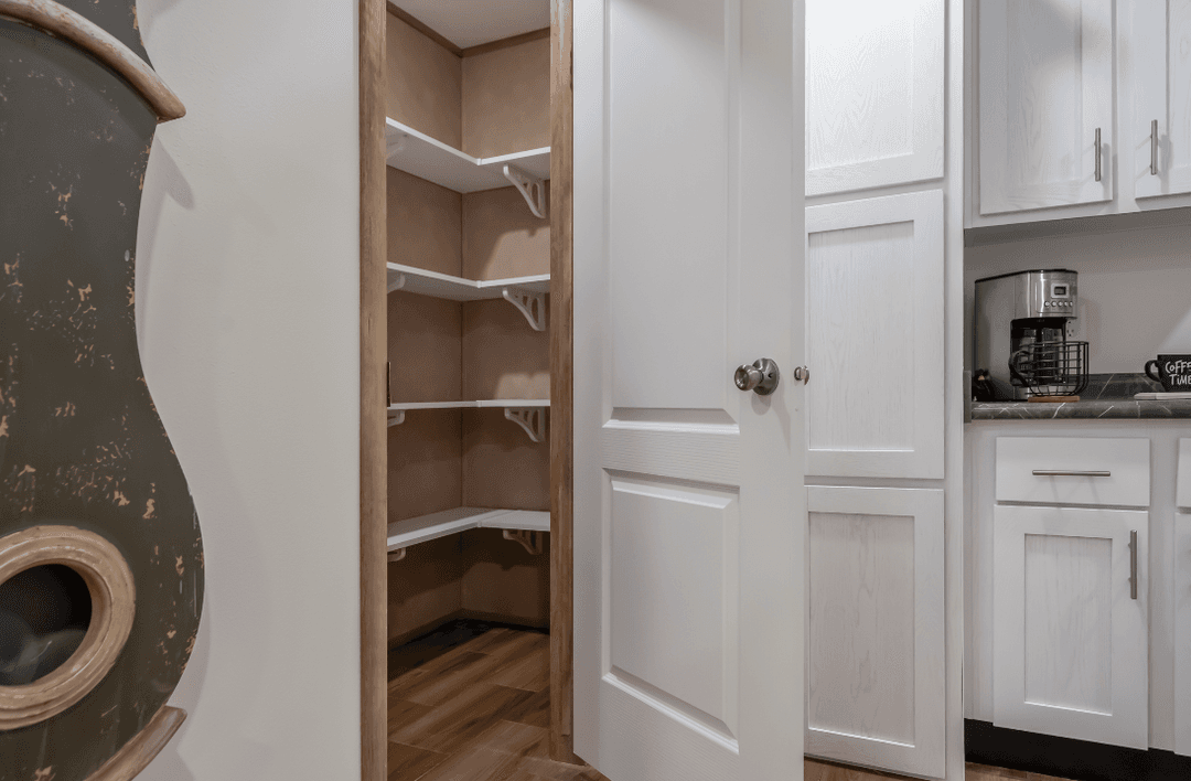 Md-61-32 kalispell interior home features