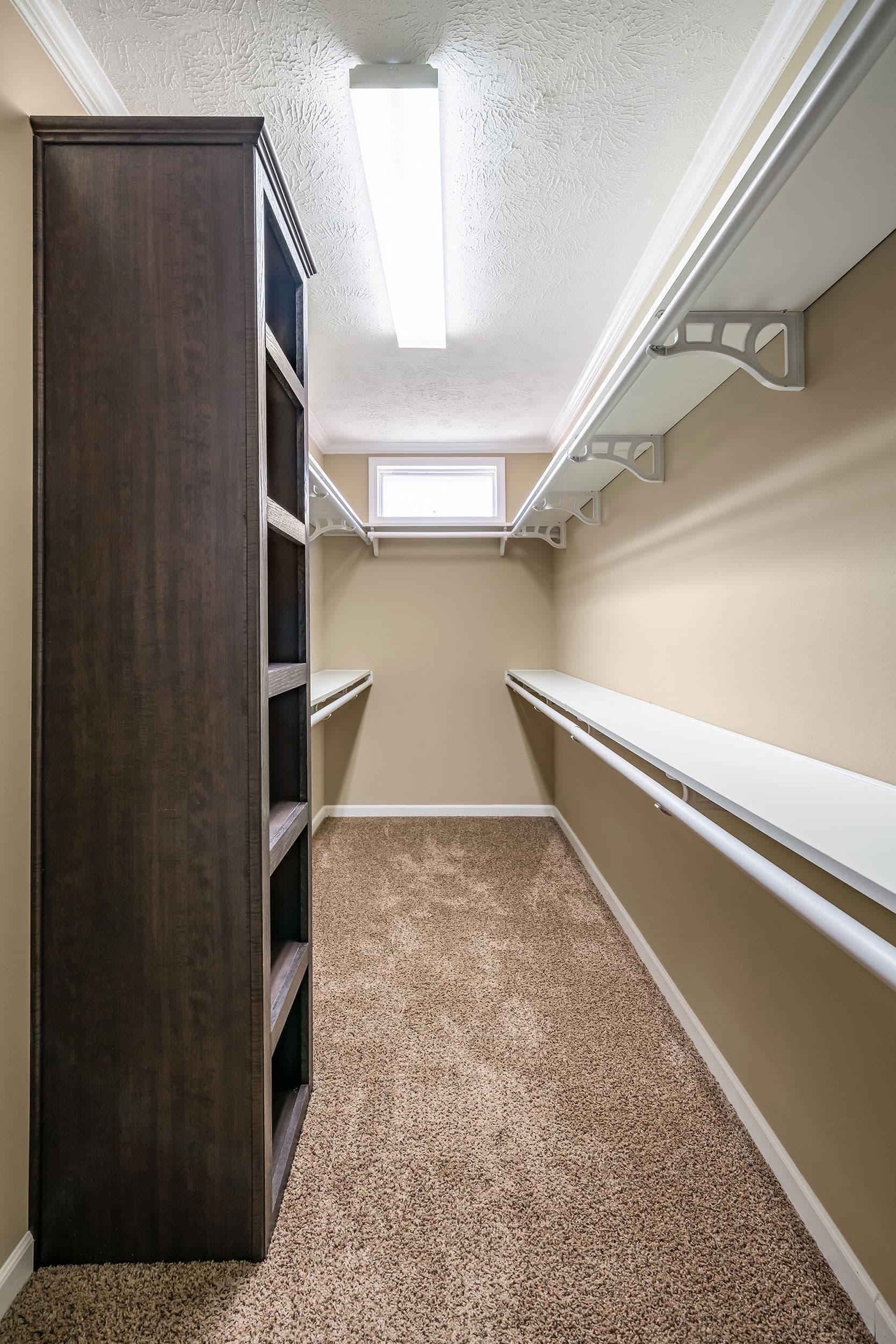 Kb-3244 interior home features