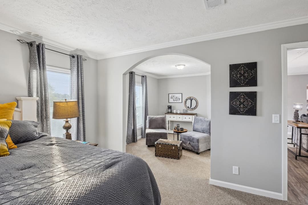 Md-43-32 stagecoach bedroom home features