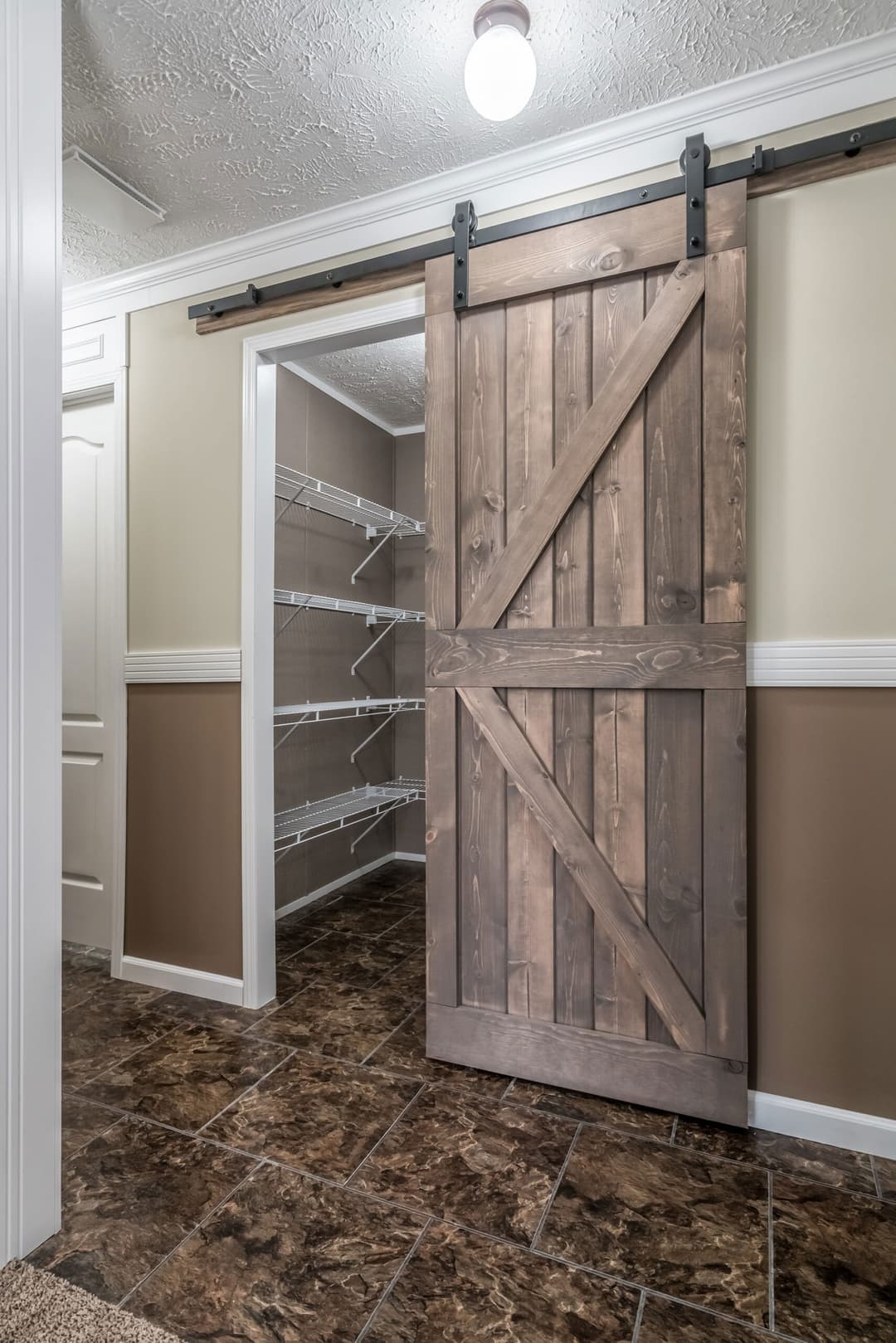 Md-32-32 interior home features