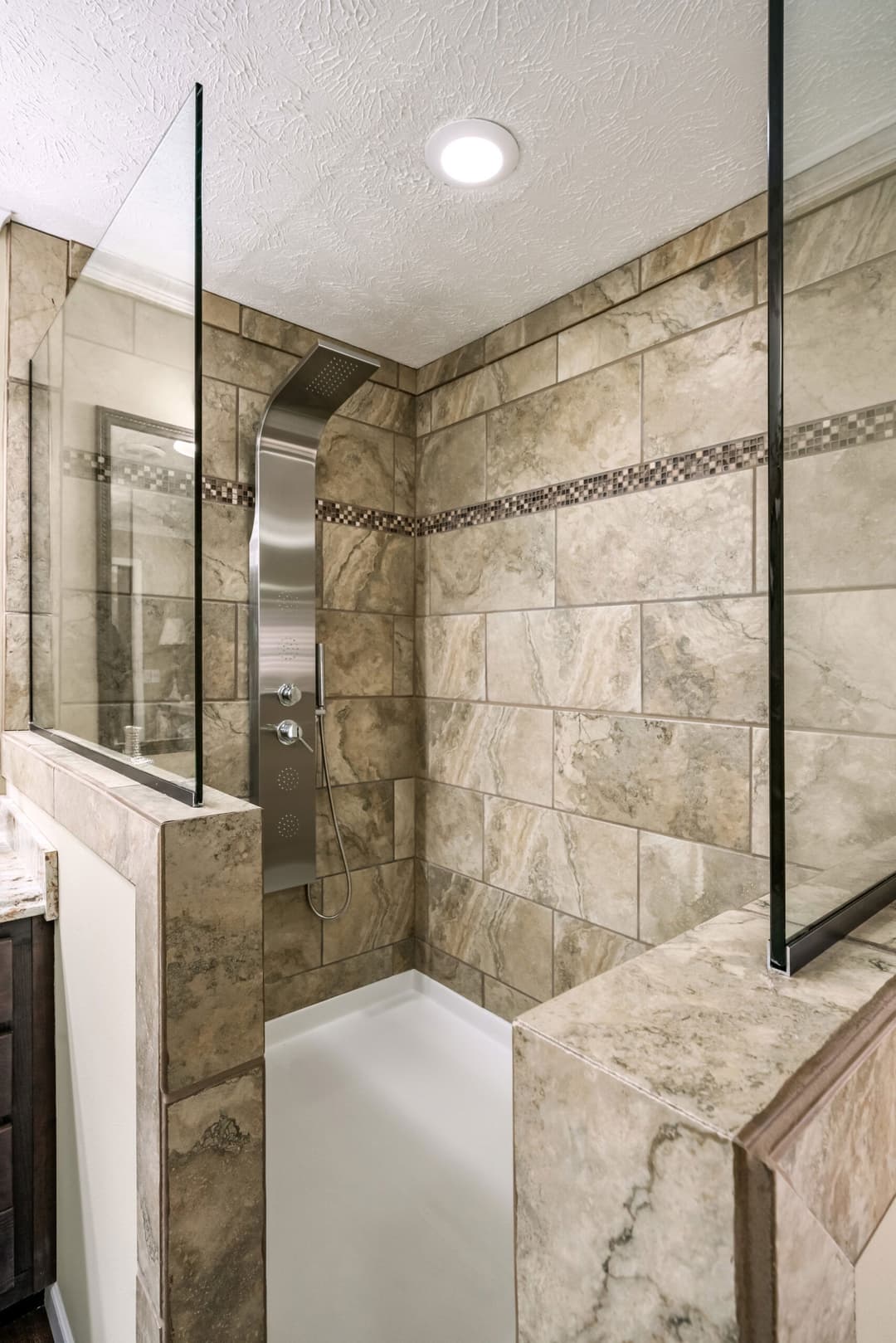 Kb-3244 bathroom home features
