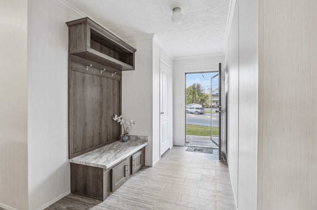 Md-62-32 rubicon interior home features