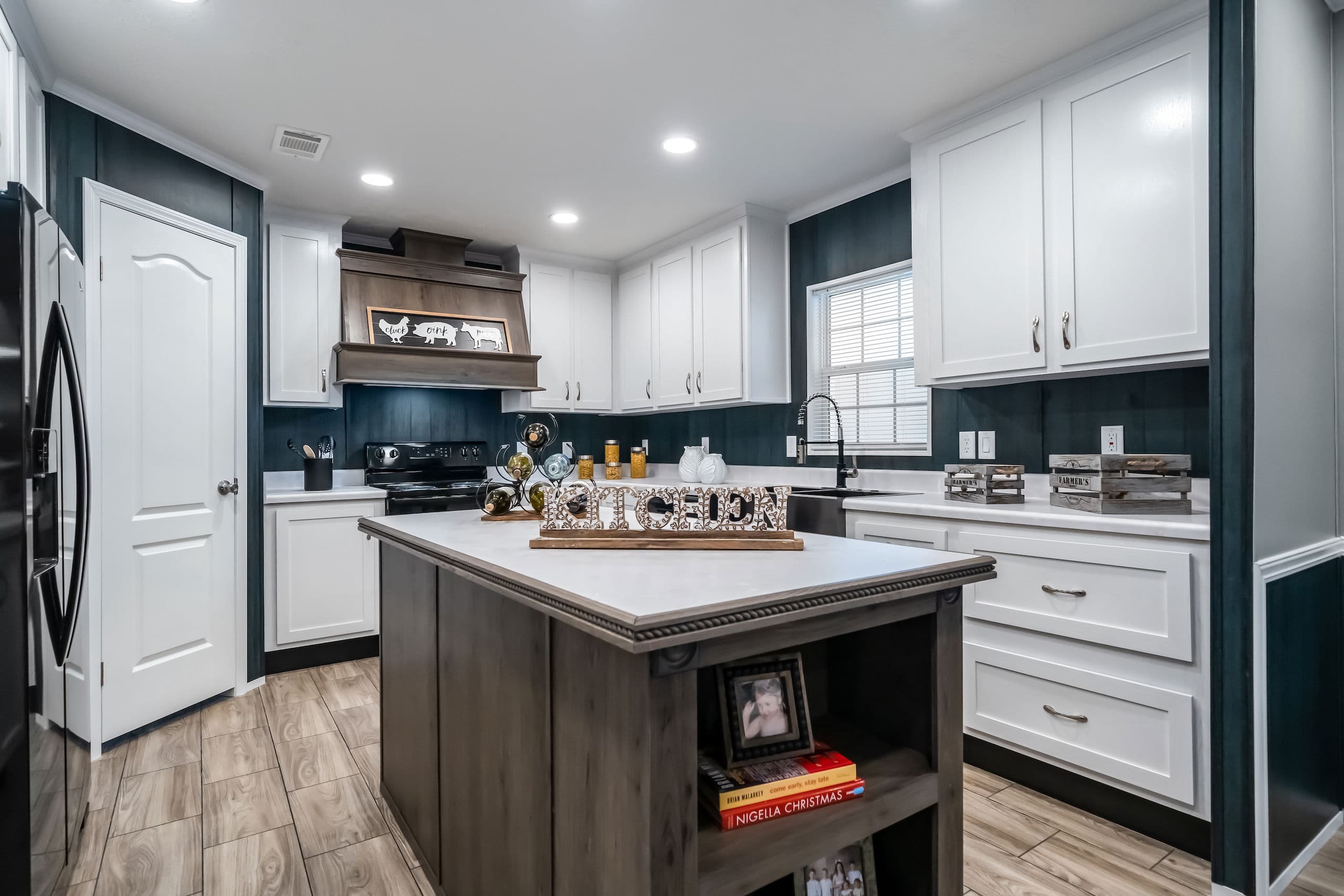 Md-50-32 kitchen home features