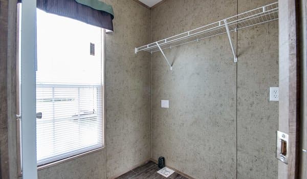 Md-104 interior home features