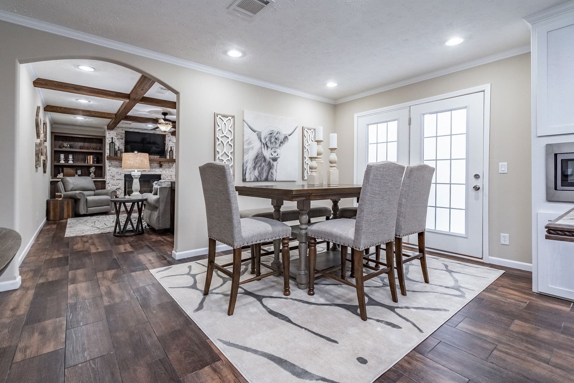 Kb-3245 tiger kat interior home features