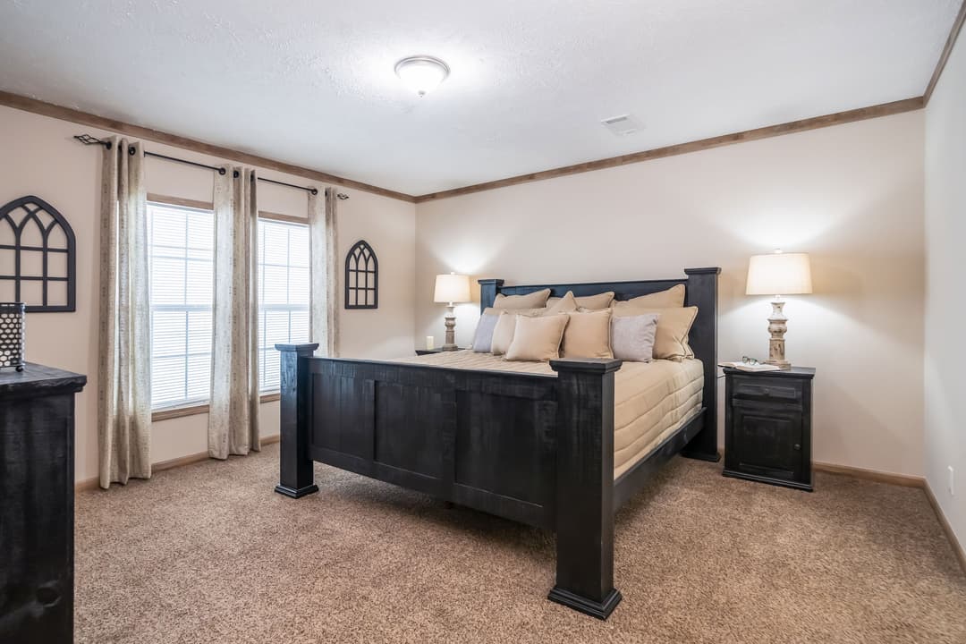 Md-49-32 bedroom home features