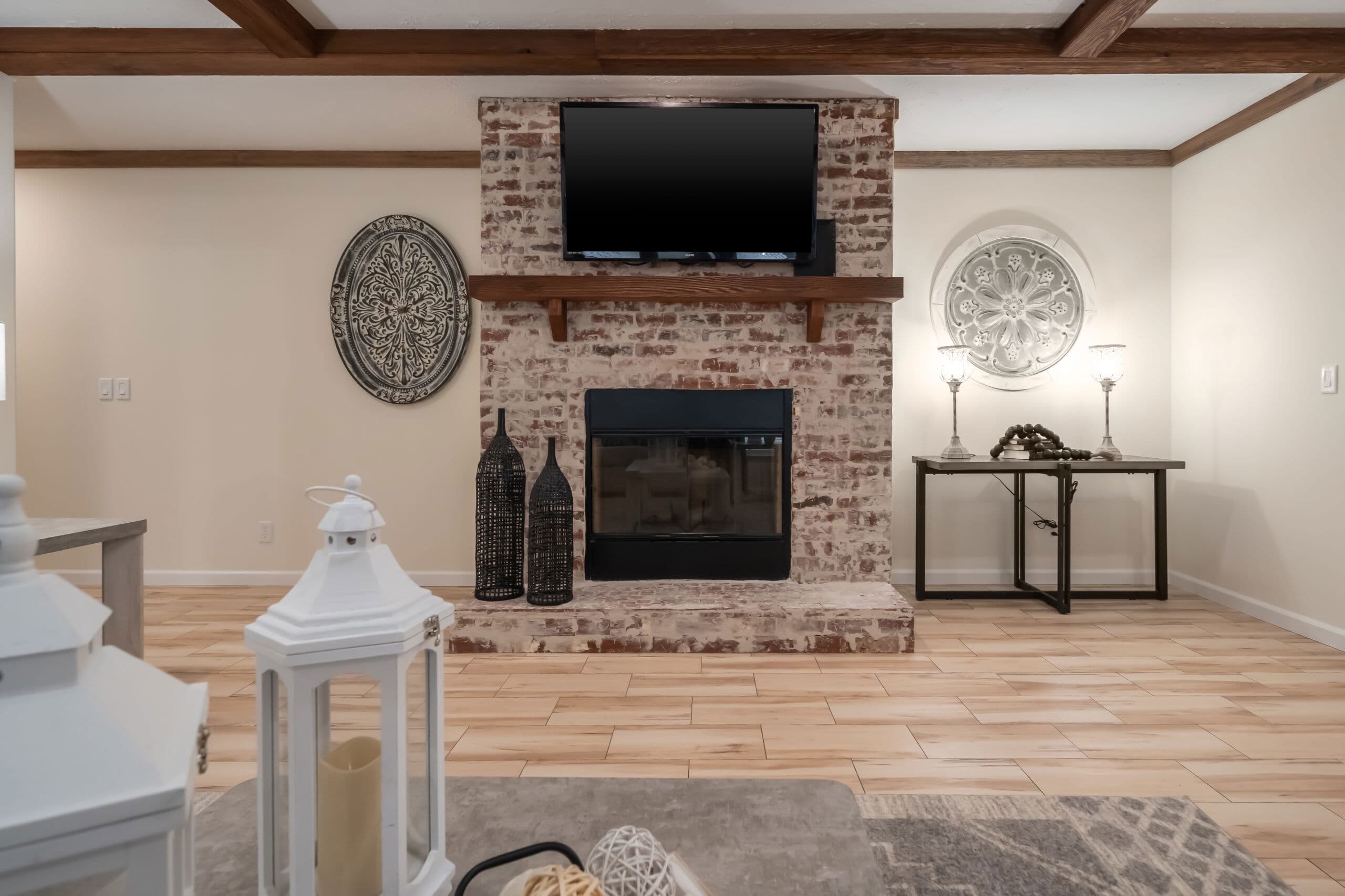 Kb-3249 gemstone interior home features