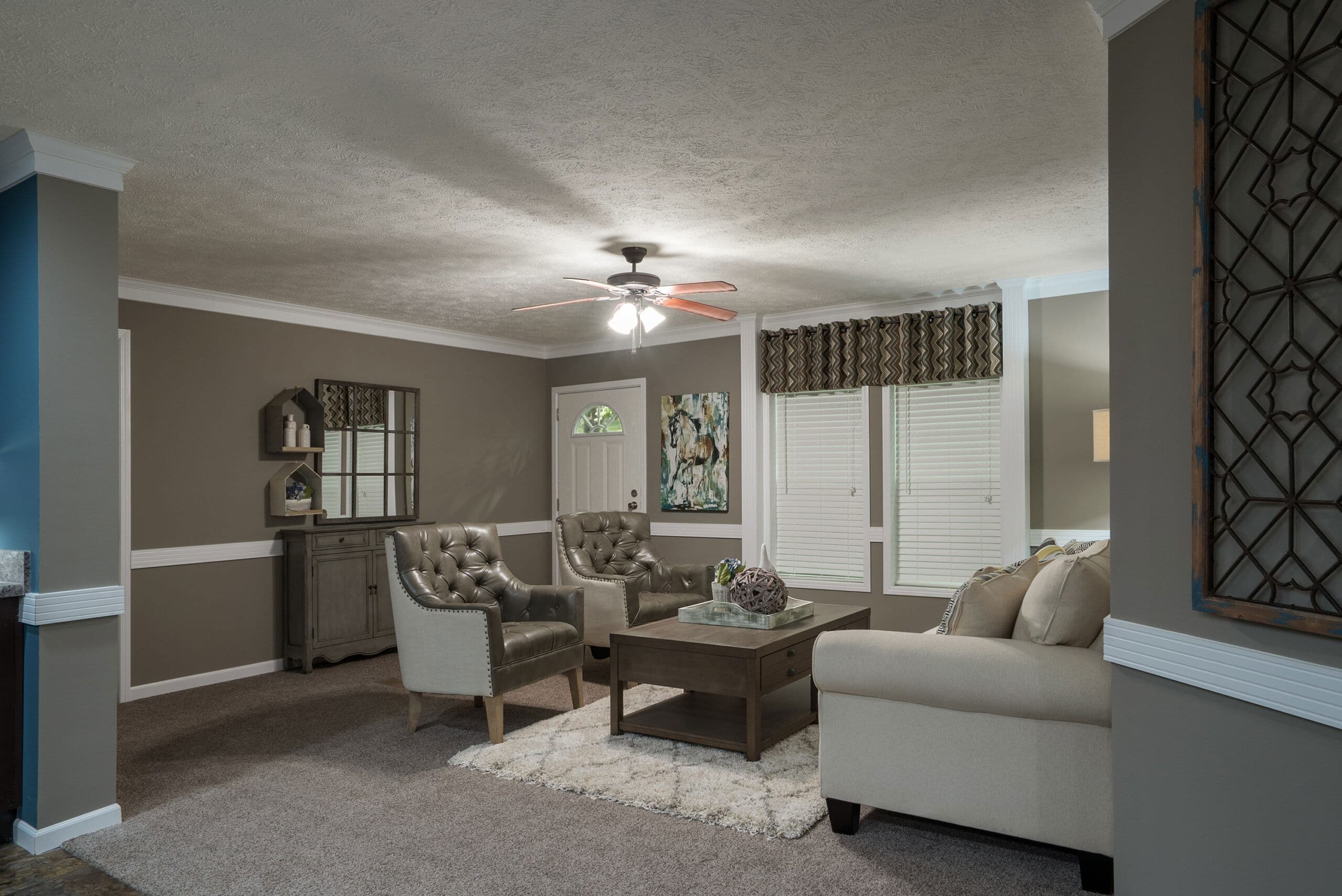 Md-24-32 interior home features