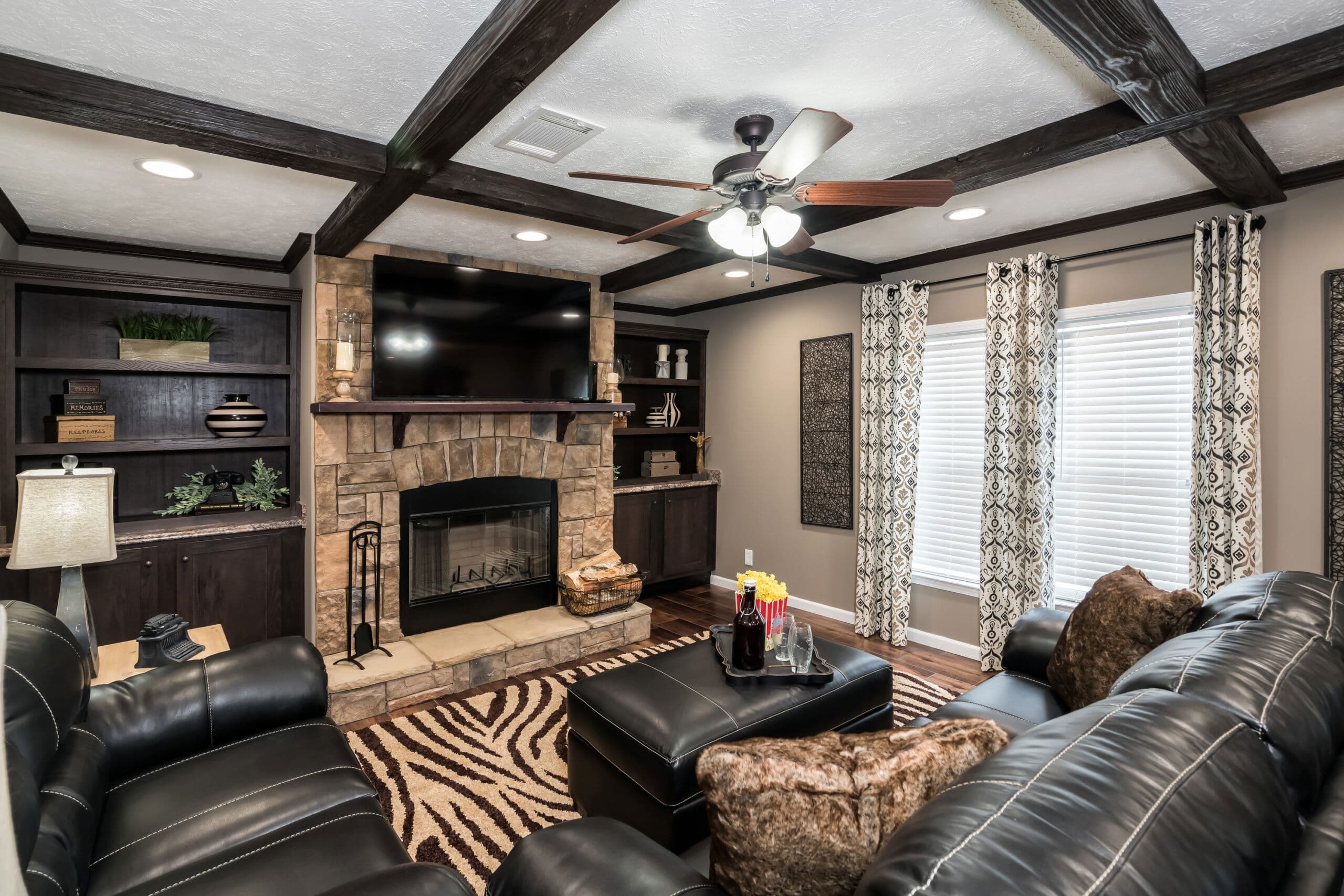 Kb-3241 interior home features