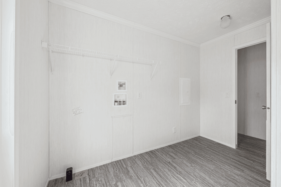 Md-62-32 rubicon interior home features