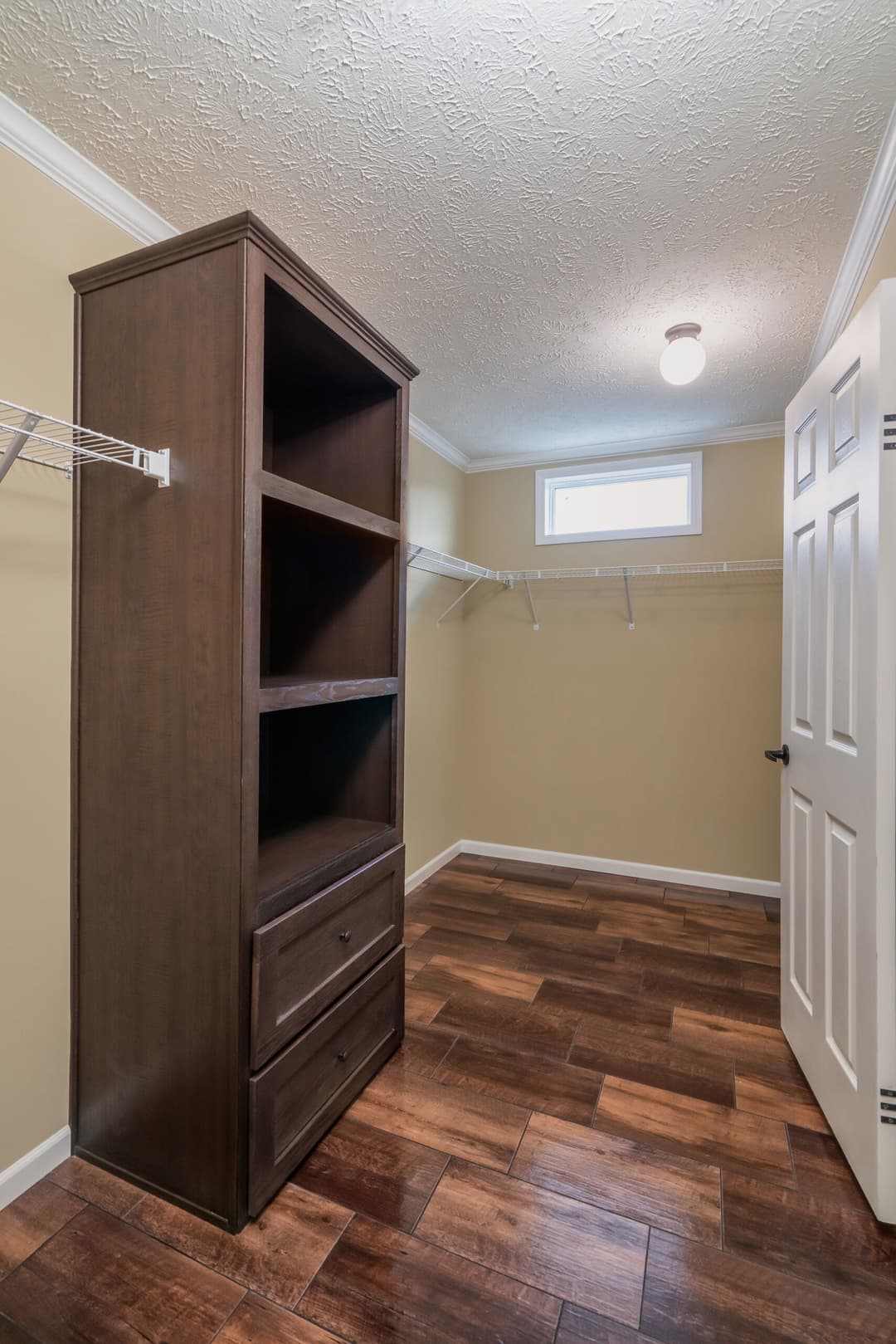 Kb-3238 interior home features