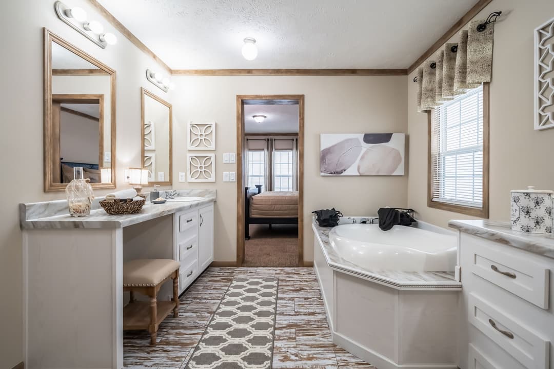 Md-49-32 bathroom home features