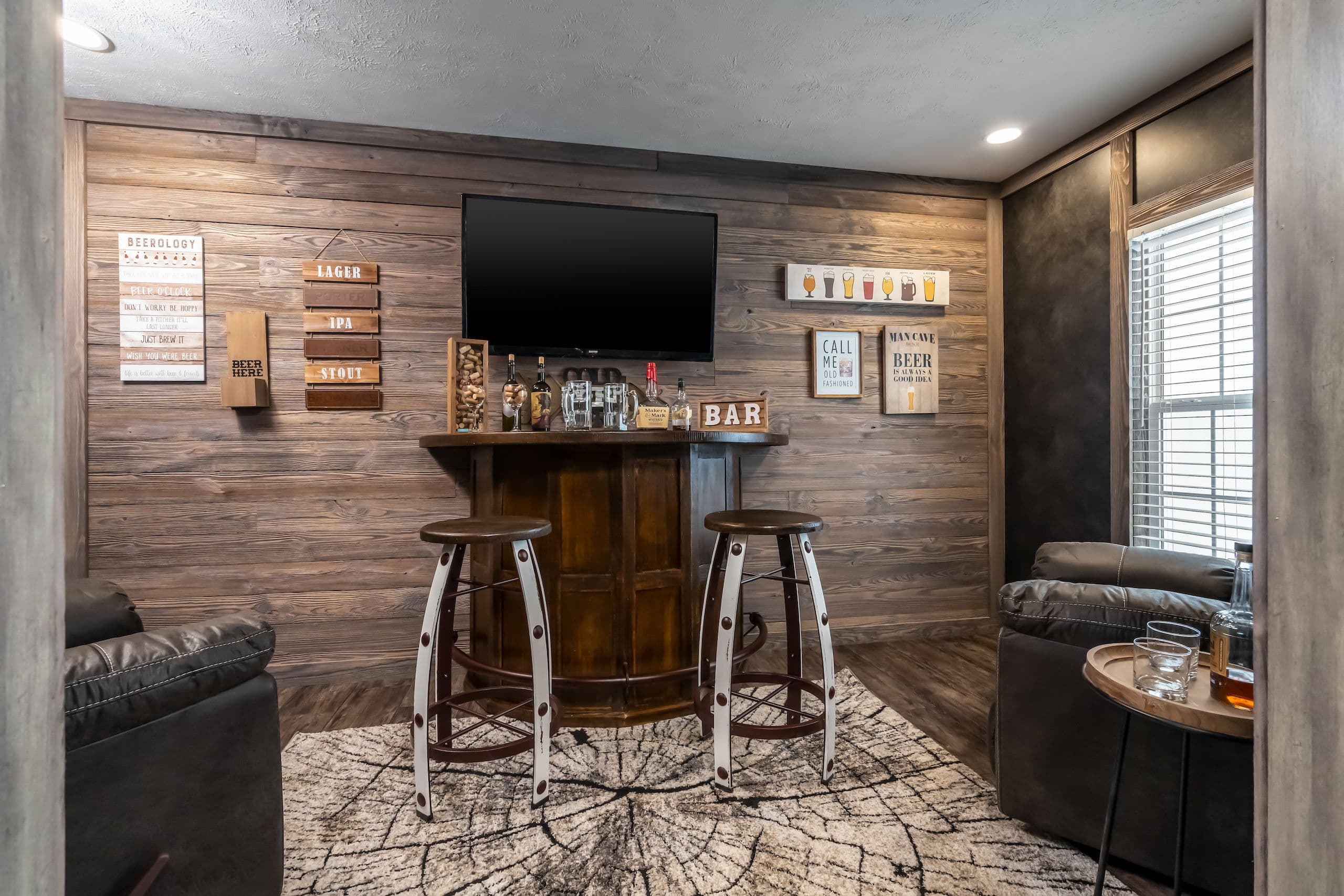 Md-44-32 housecat interior home features