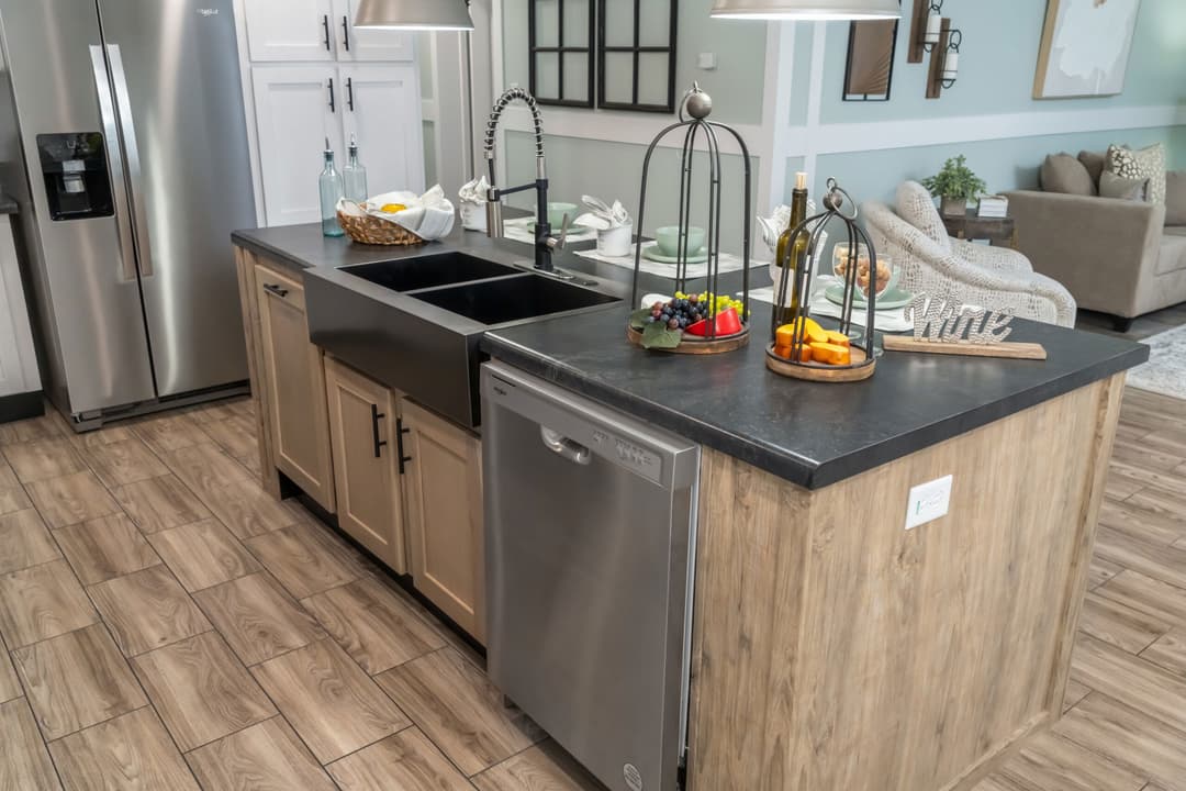 Md-56 kitchen home features