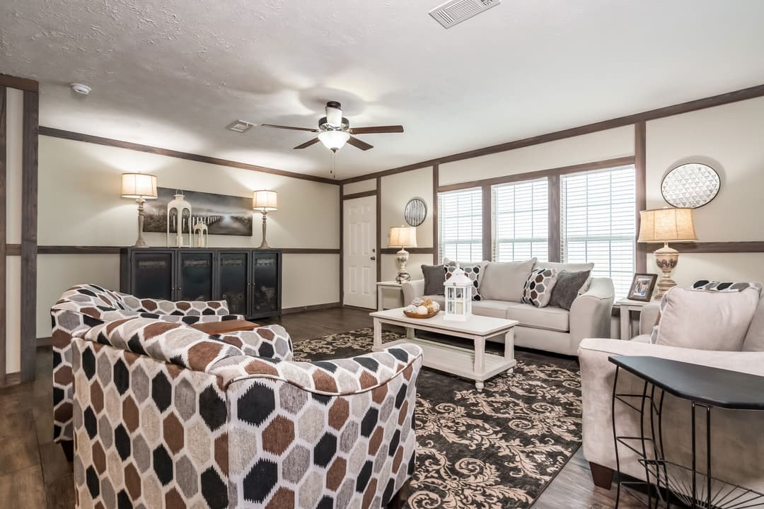 Md-44-32 housecat interior home features