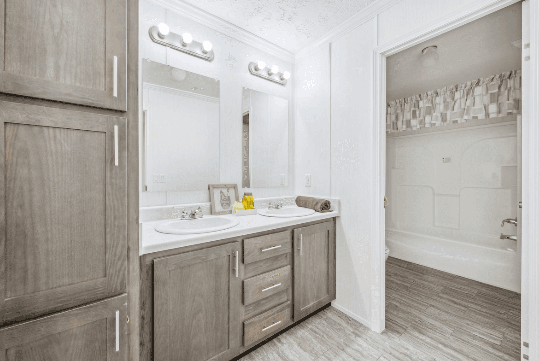 Md-62-32 rubicon bathroom home features