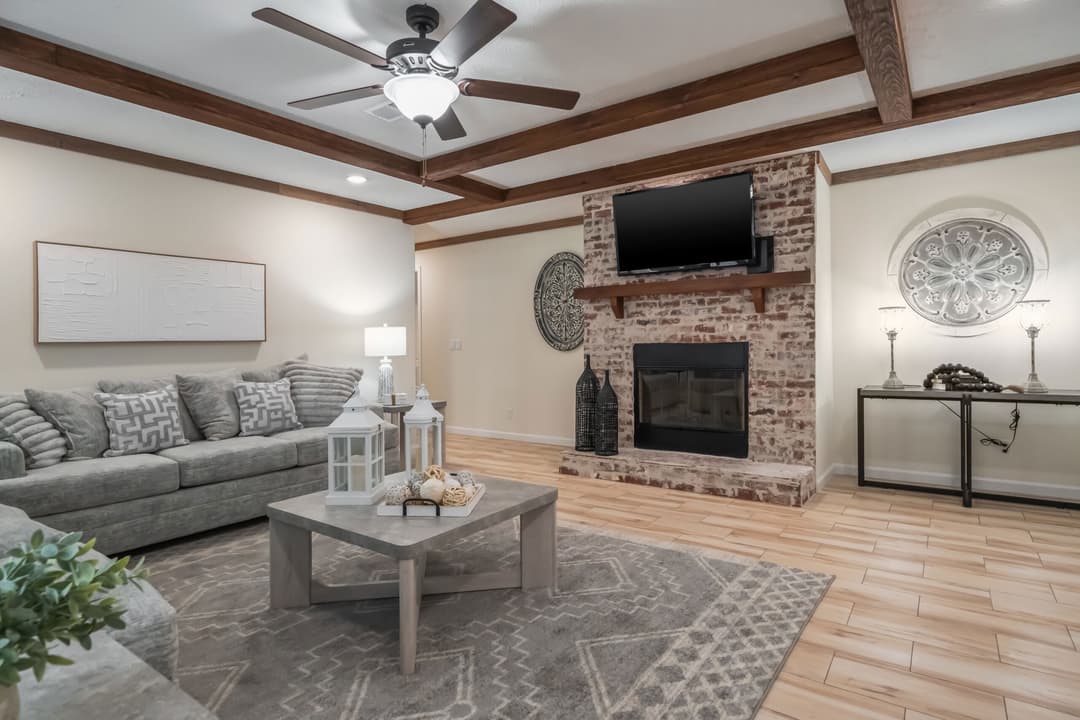 Kb-3249 gemstone interior home features