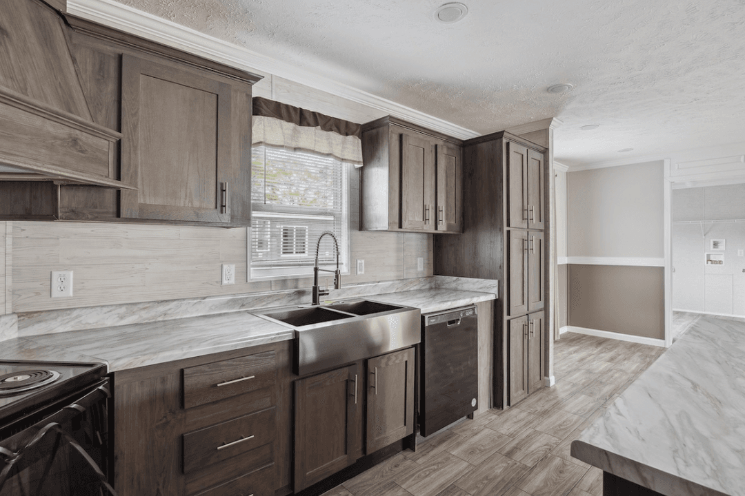 Md-52-32 kitchen and hero home features