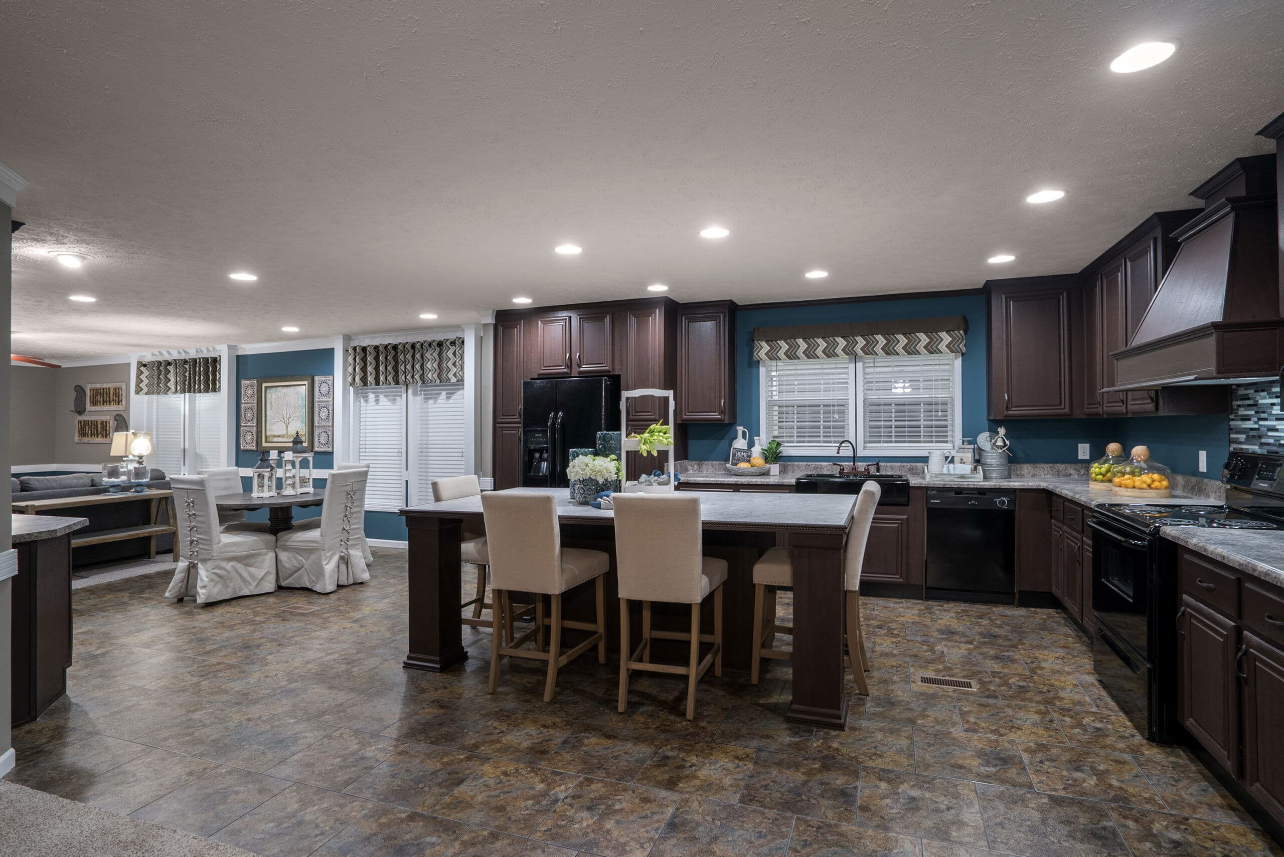 Md-24-32 kitchen home features