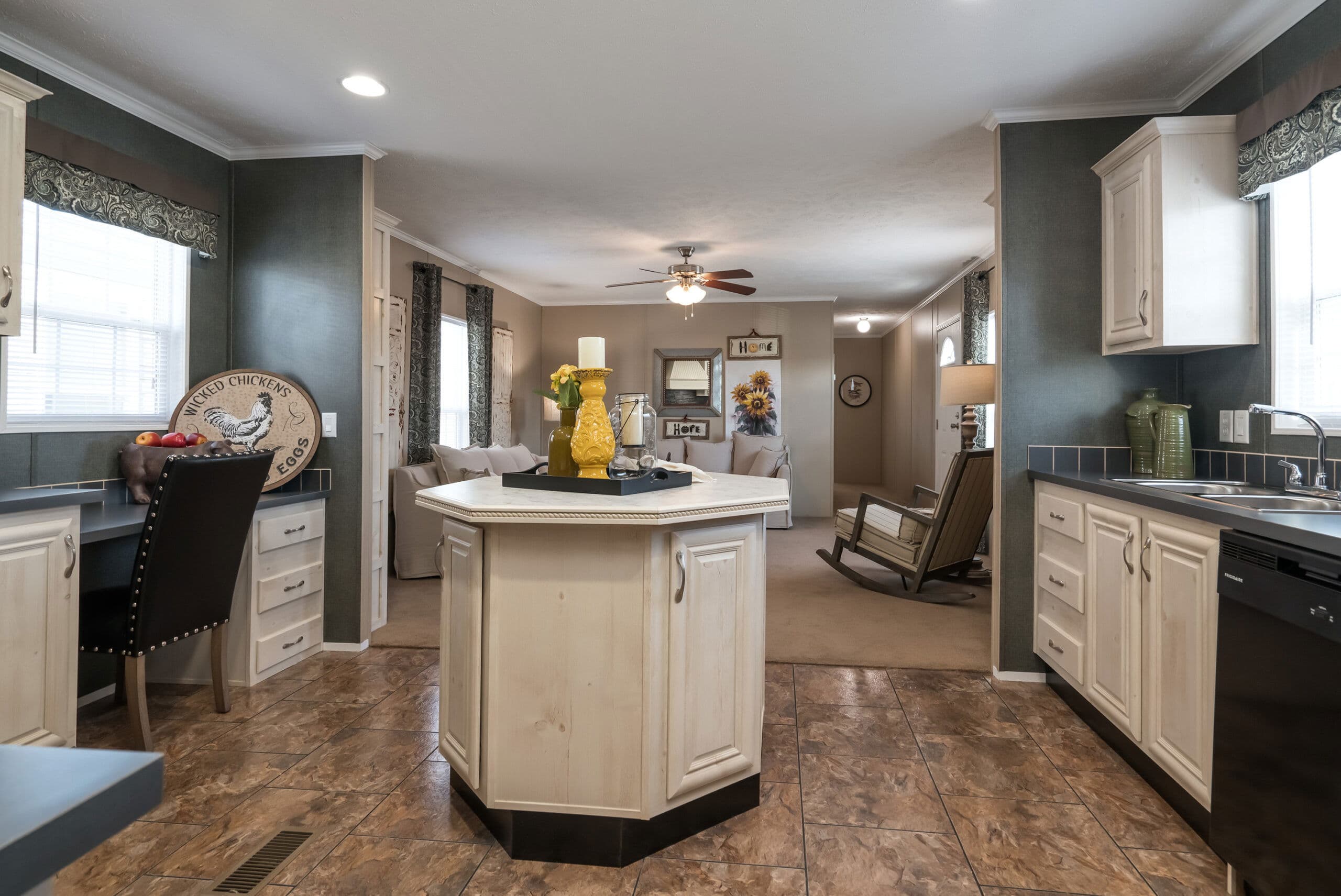 Md-109 kitchen home features