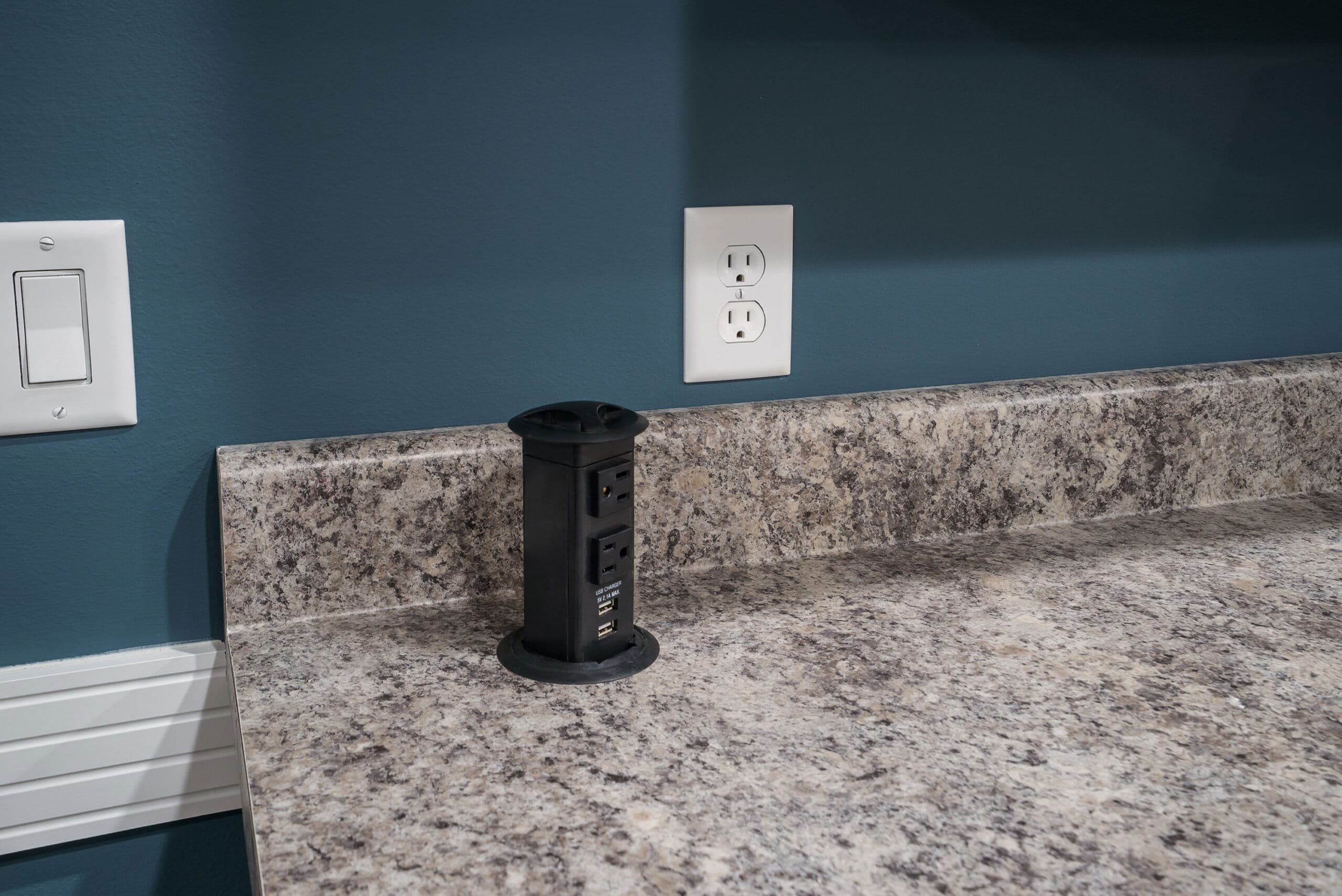 Md-24-32 kitchen home features