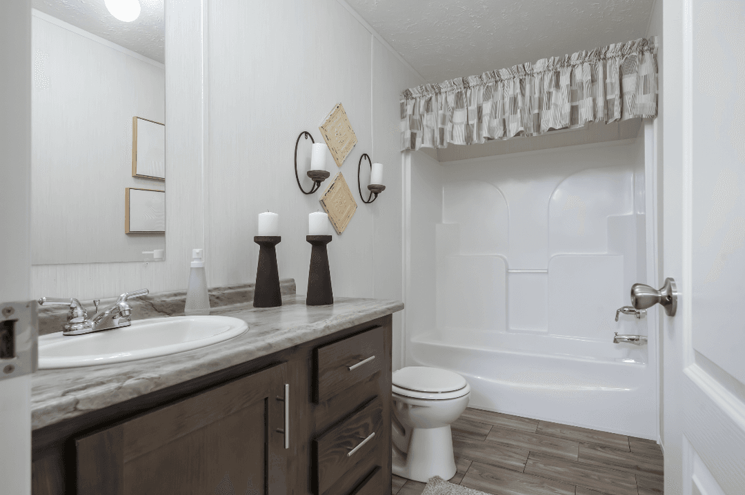 Md-60-32 dakota bathroom home features