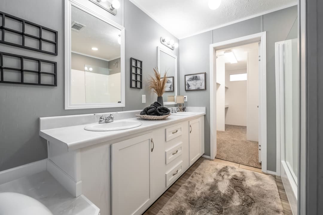 Md-50-32 bathroom home features