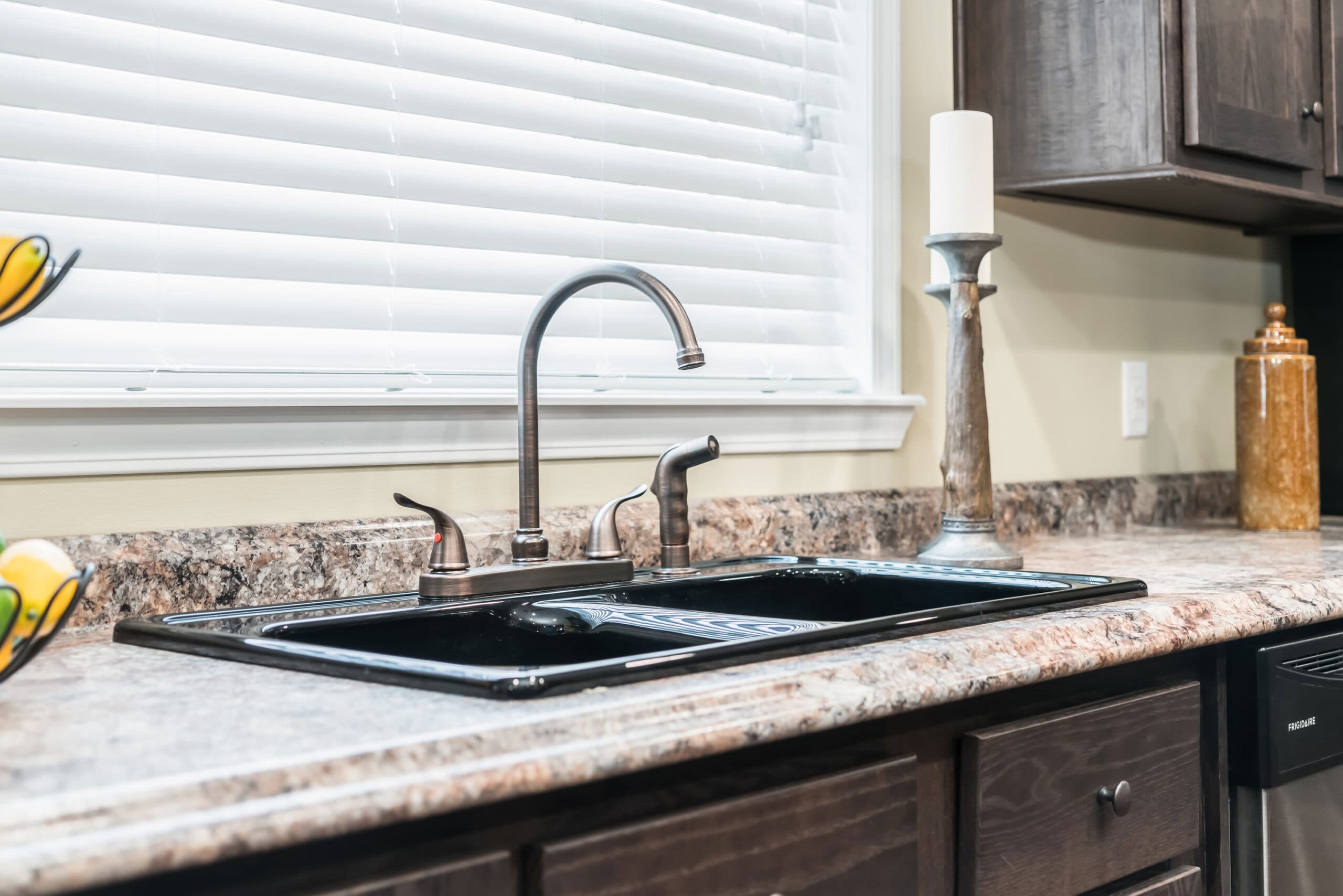 Kb-3241 kitchen home features