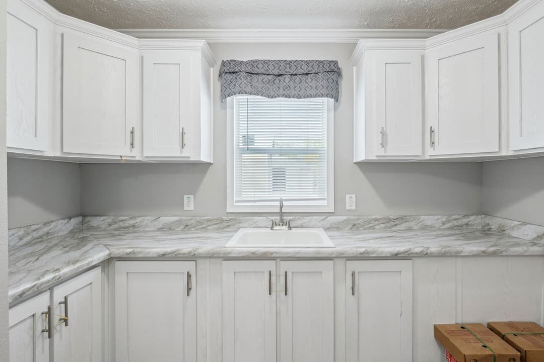 Md-43-32 stagecoach interior home features