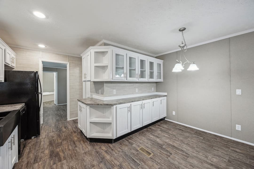 Md-102 interior home features