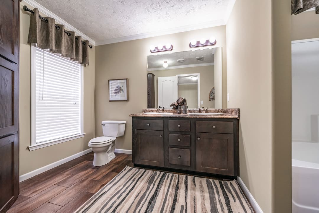 Kb-3244 bathroom home features