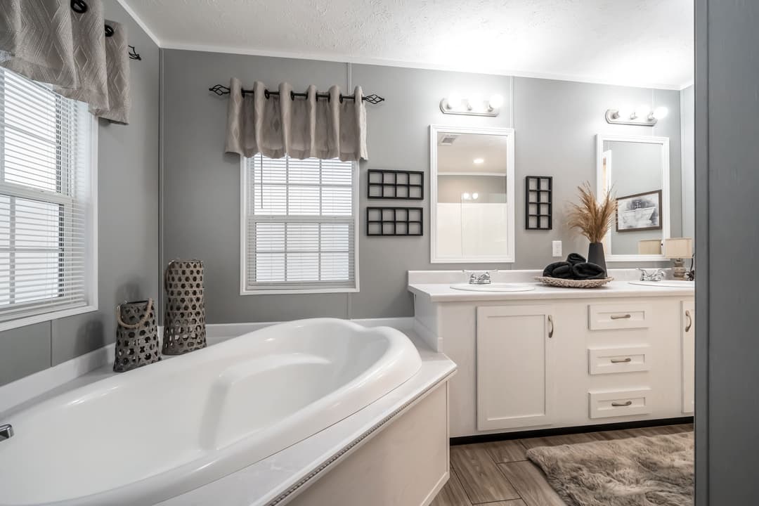 Md-50-32 bathroom home features