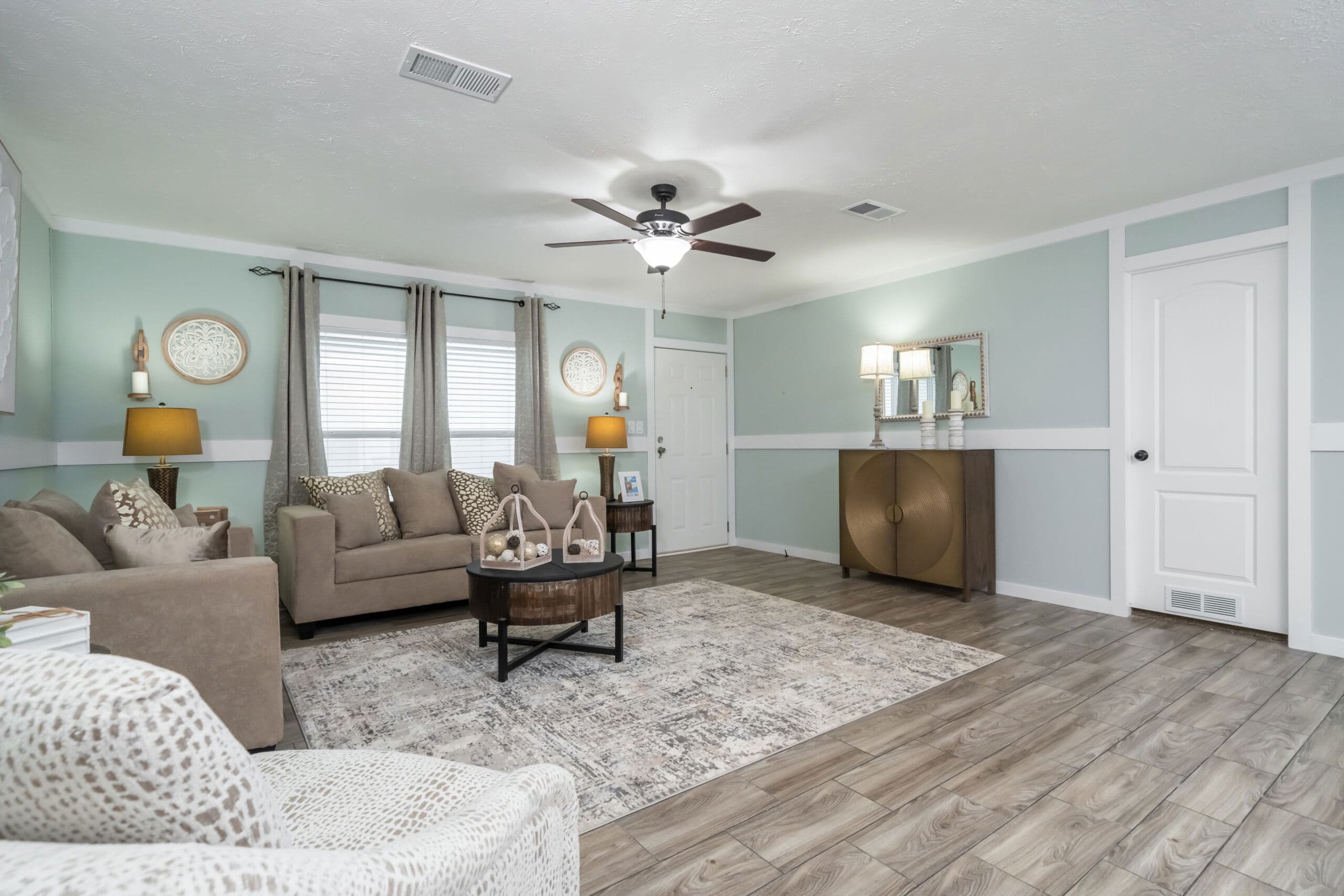 Md-56 interior home features