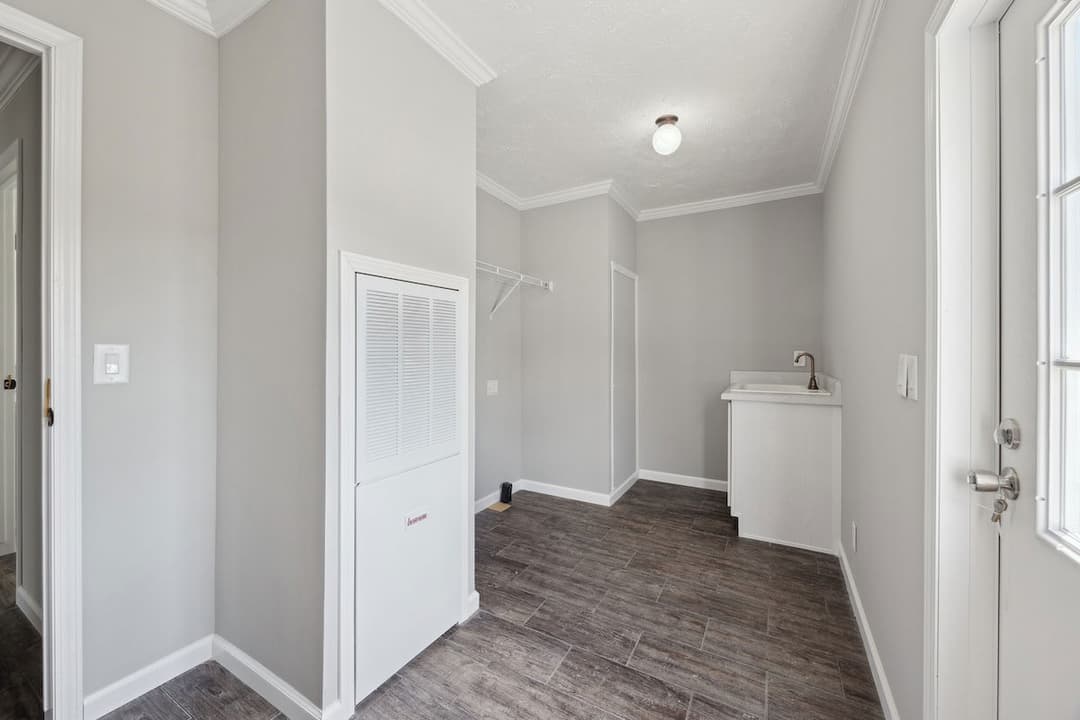 Md-30-32 josey wales bathroom home features