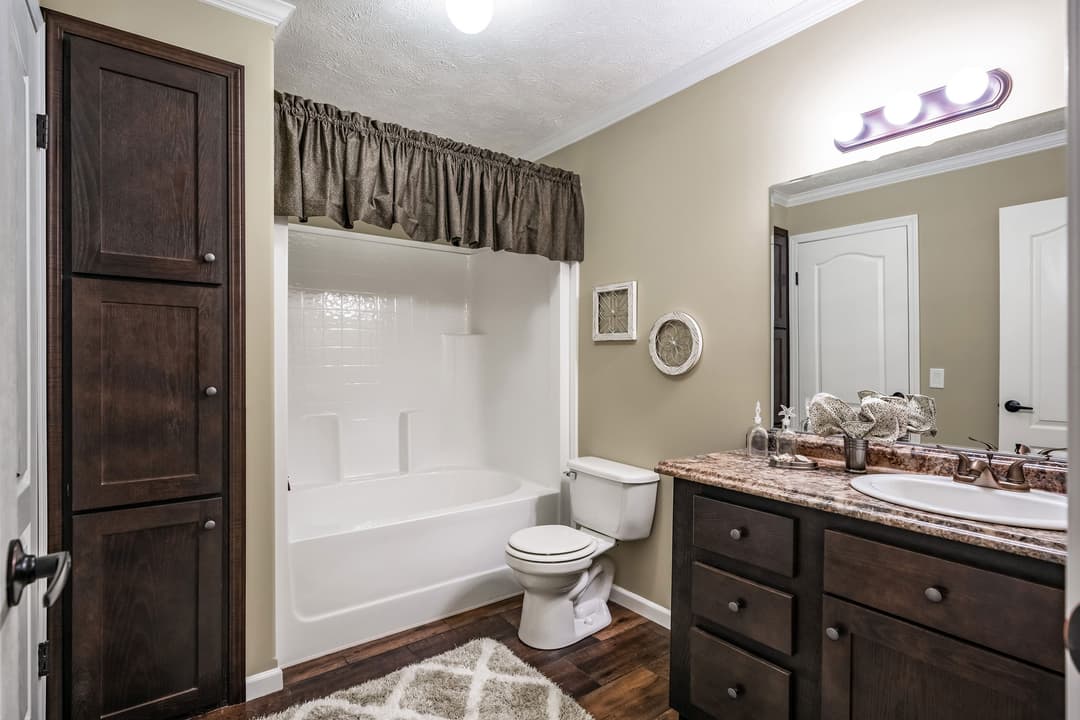 Kb-3244 bathroom home features