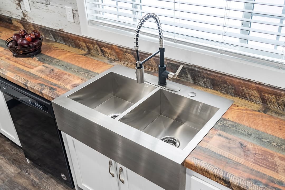 Md-42-32 kitchen home features